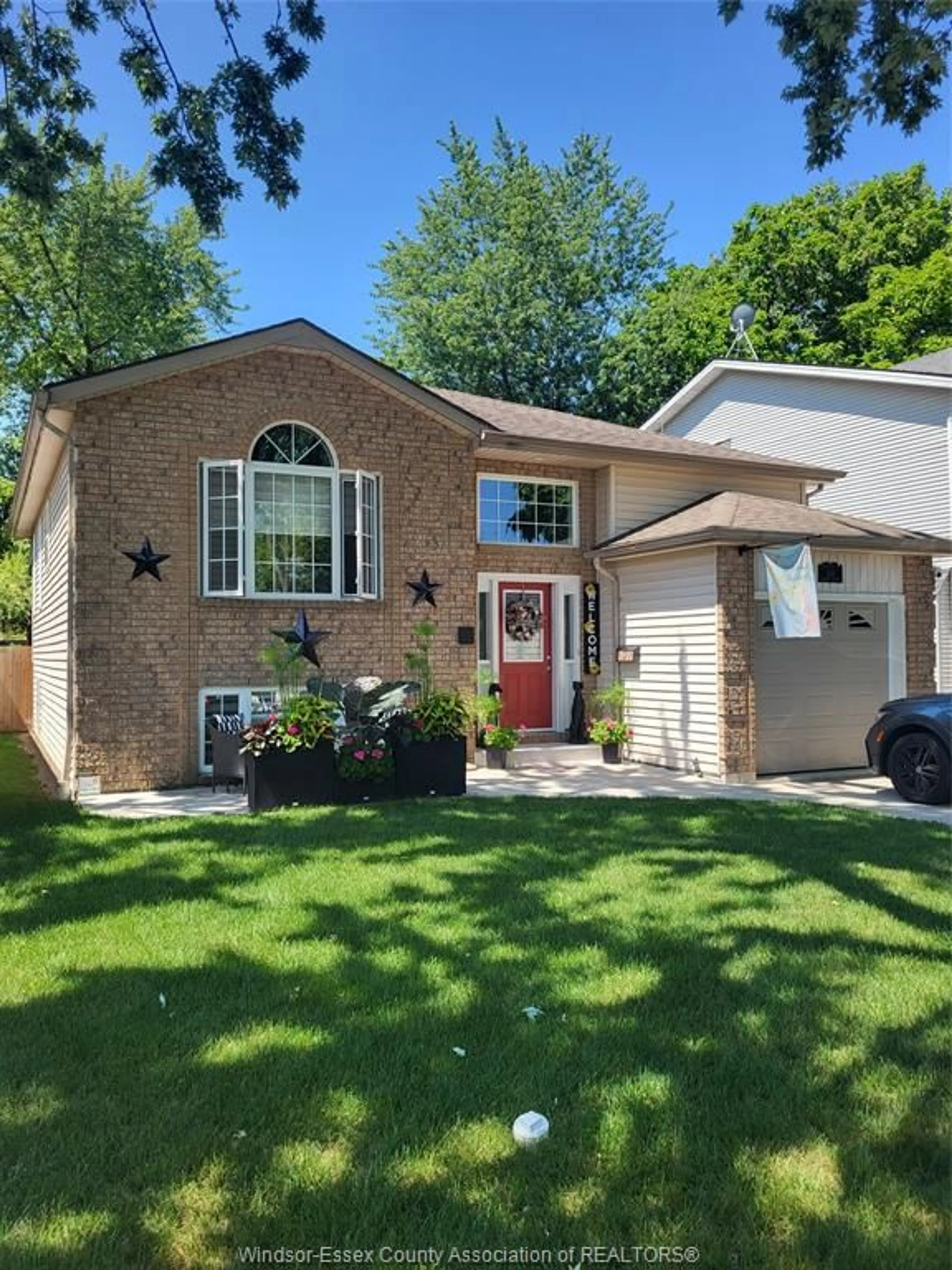 Frontside or backside of a home for 1309 ELLROSE Ave, Windsor Ontario N8Y 3X2