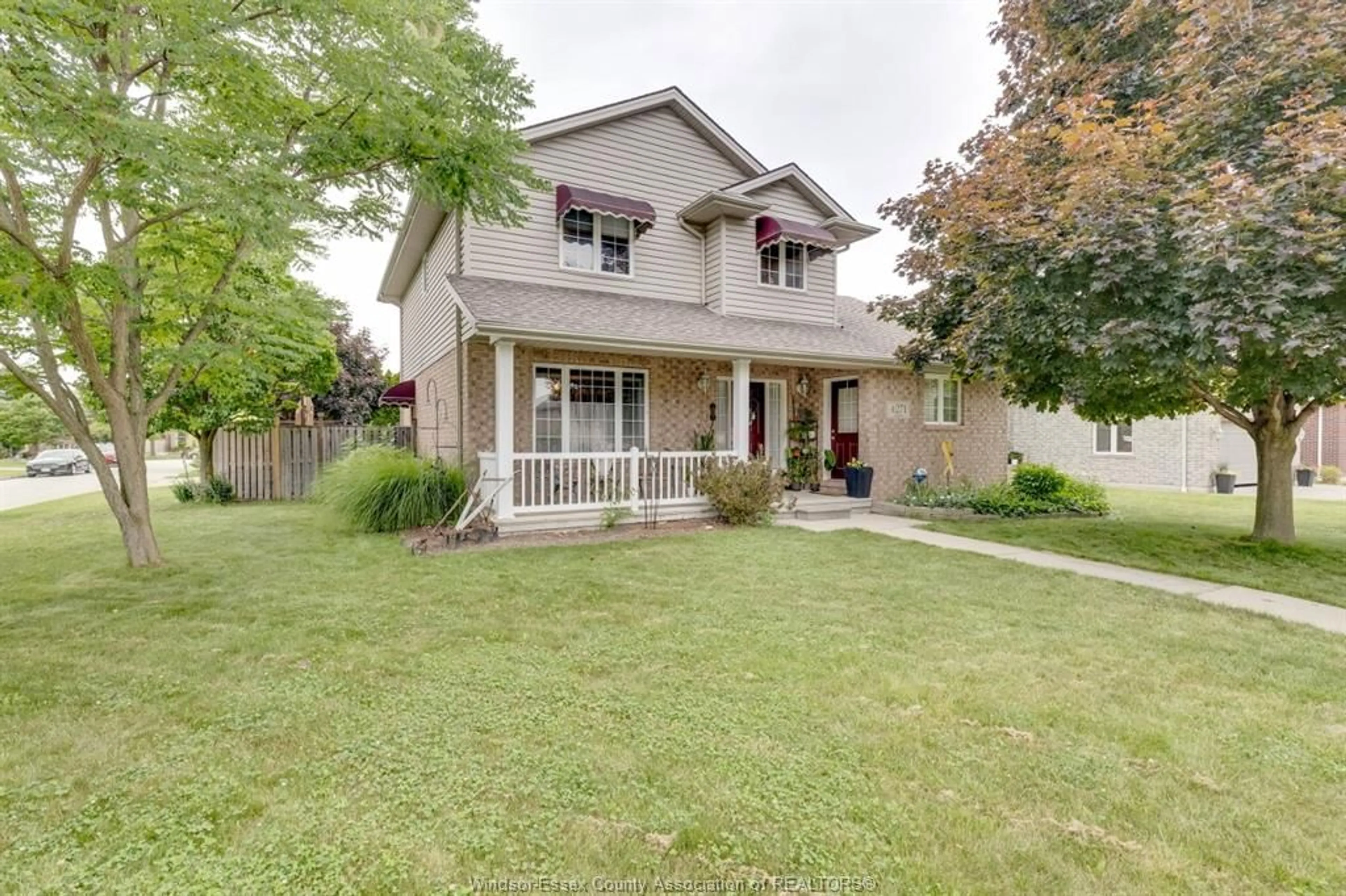 Frontside or backside of a home for 4271 BARTON Cres, Windsor Ontario N9G 2Z1