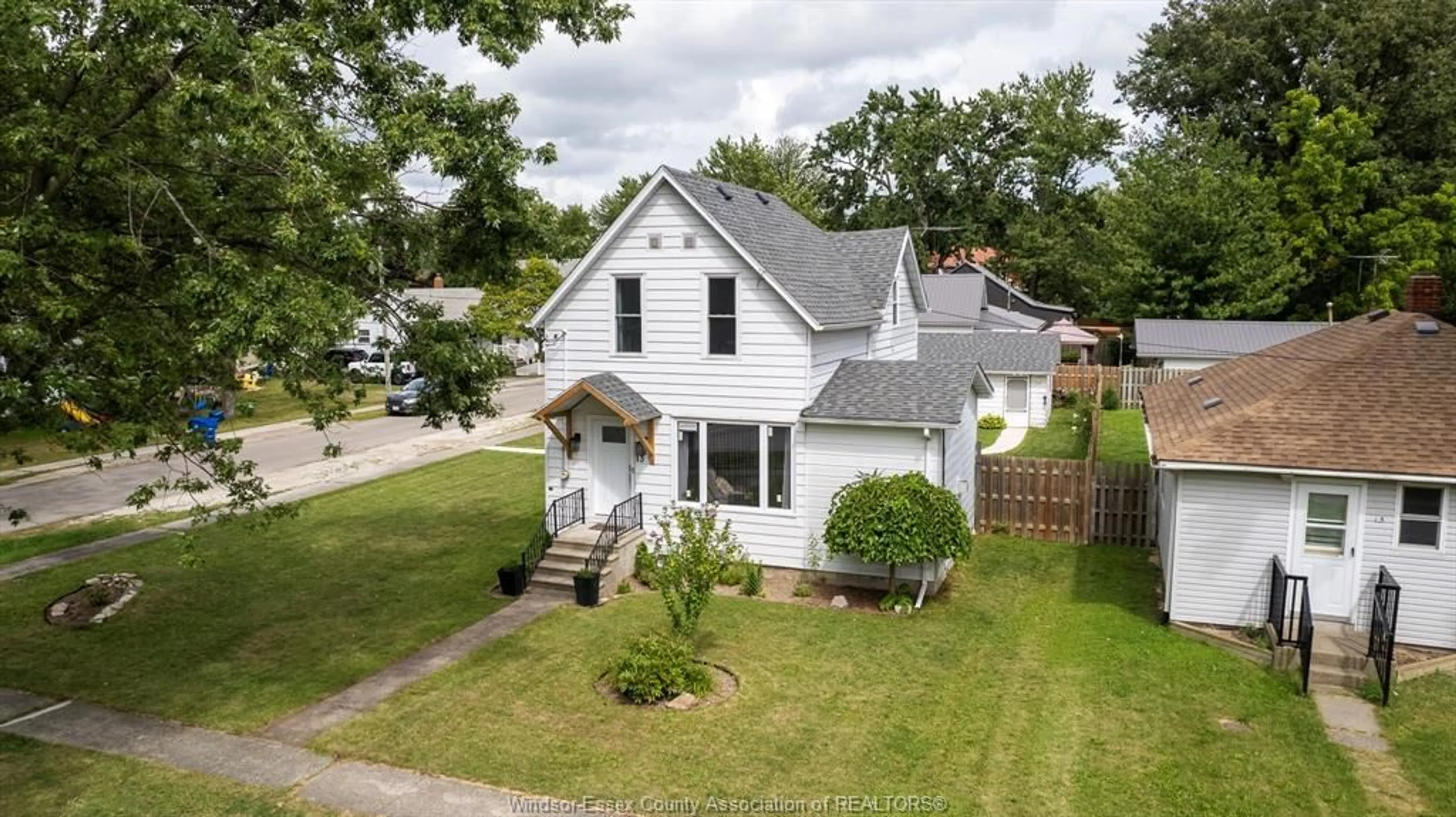 Frontside or backside of a home for 13 CATHCART, Tilbury Ontario N0P 2L0