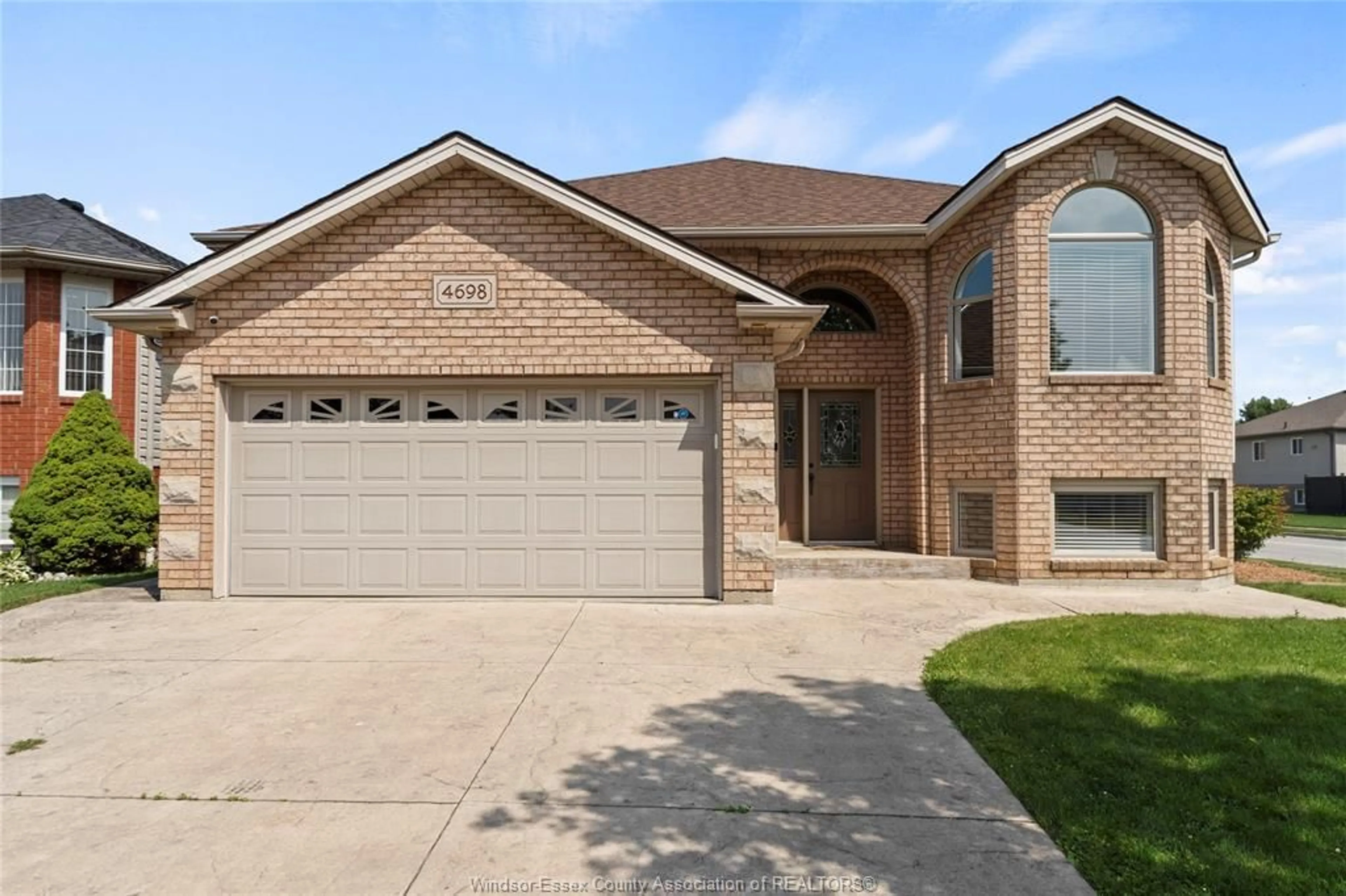 Home with brick exterior material for 4698 SASSSAFRAS Ave, Windsor Ontario N9G 3E1