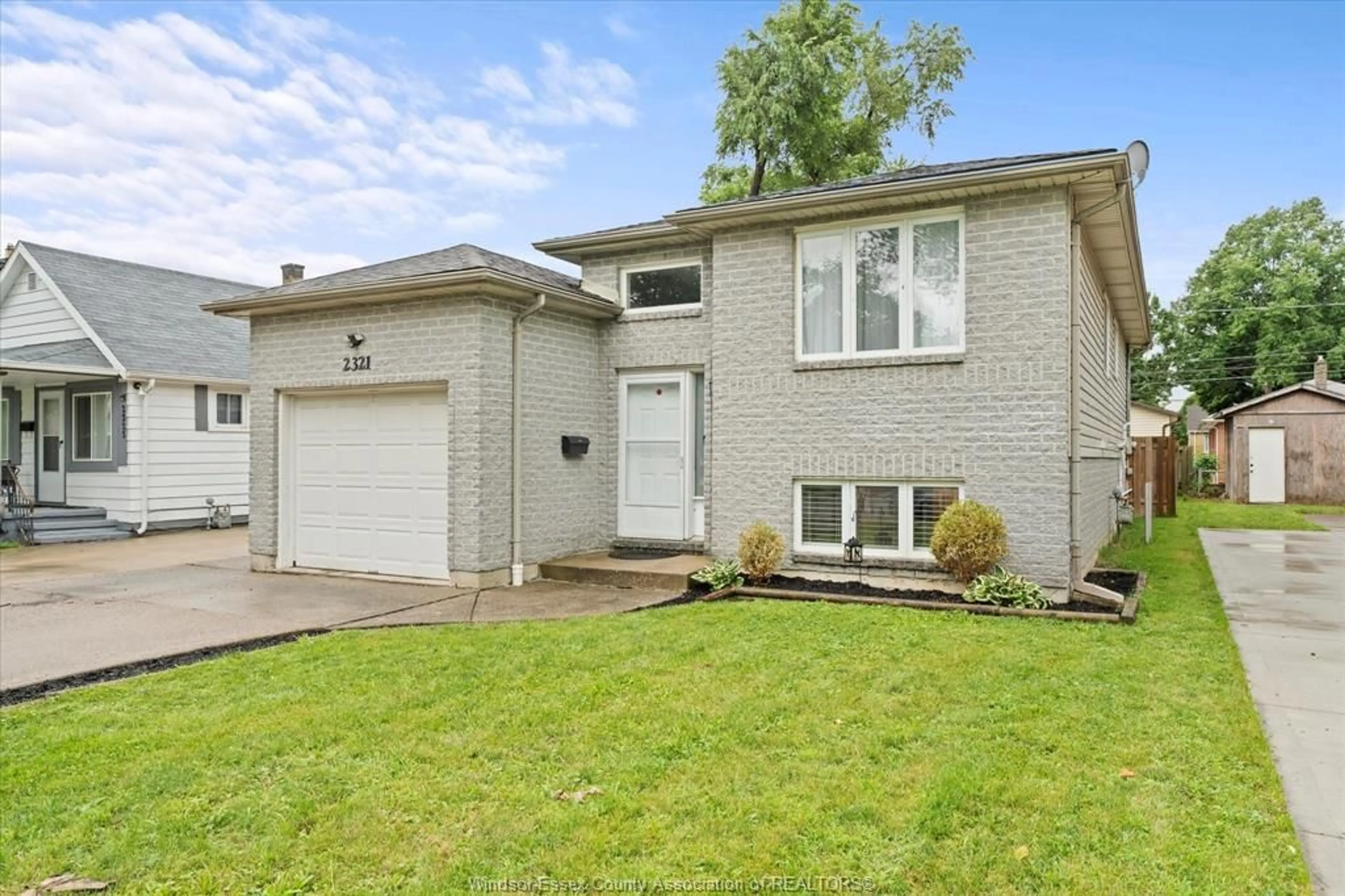 Frontside or backside of a home for 2321 Chandler Rd, Windsor Ontario N8W 4A5