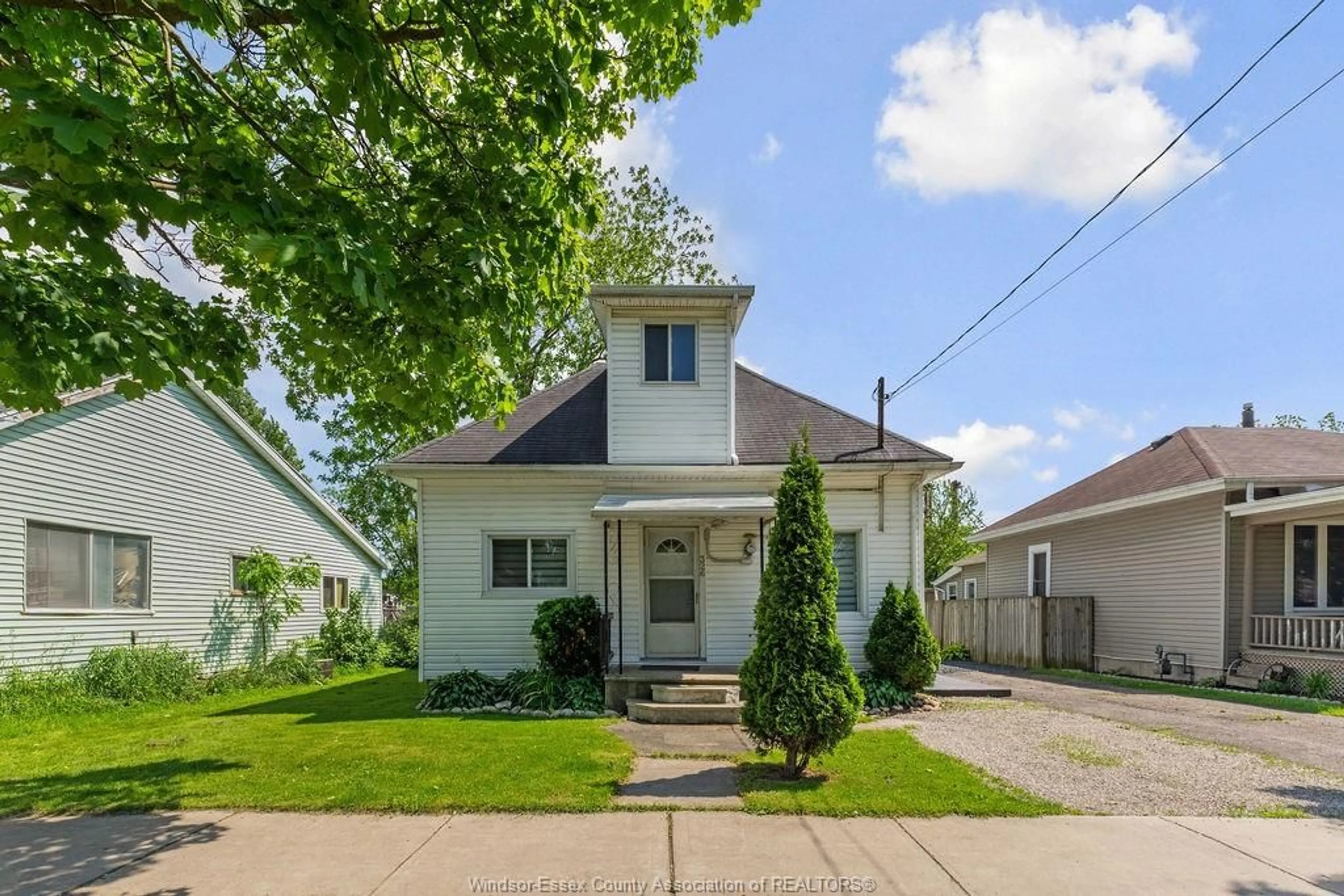 Frontside or backside of a home for 326 PARK St, Chatham Ontario N7M 3S5