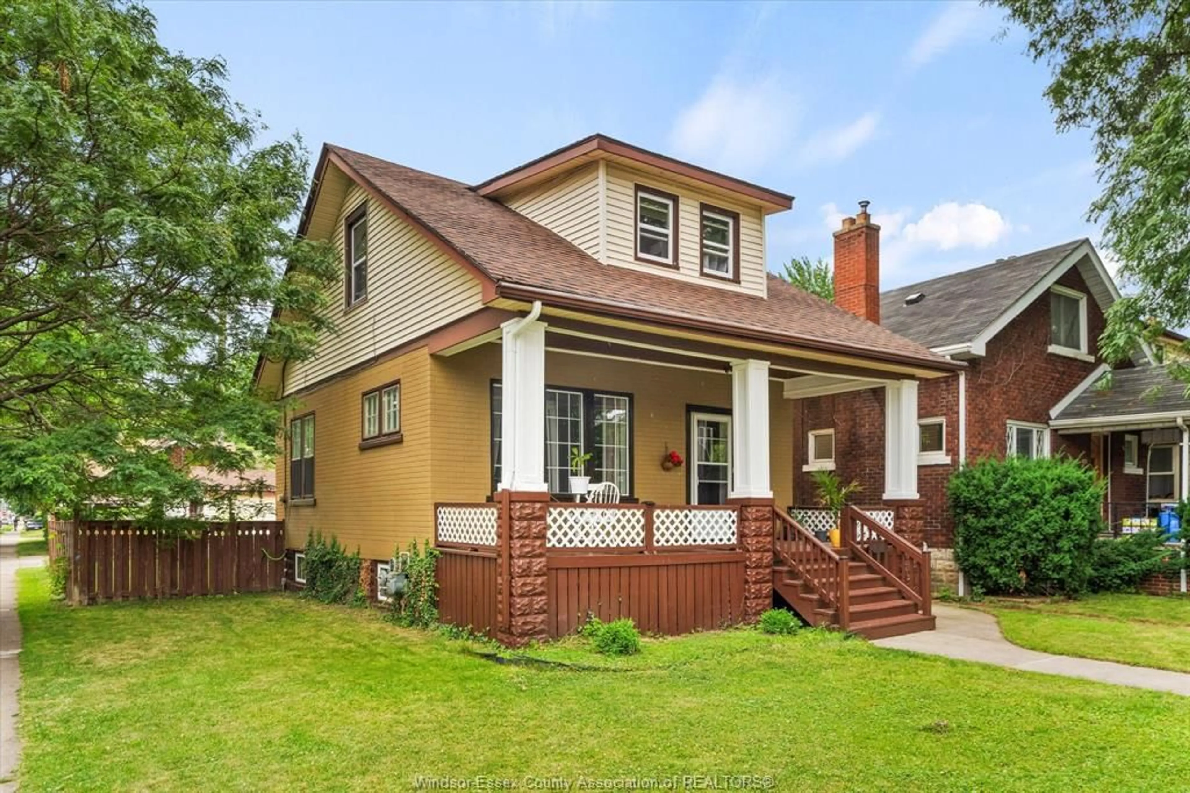 Home with brick exterior material, street for 1500 CHURCH St, Windsor Ontario N8X 1V3