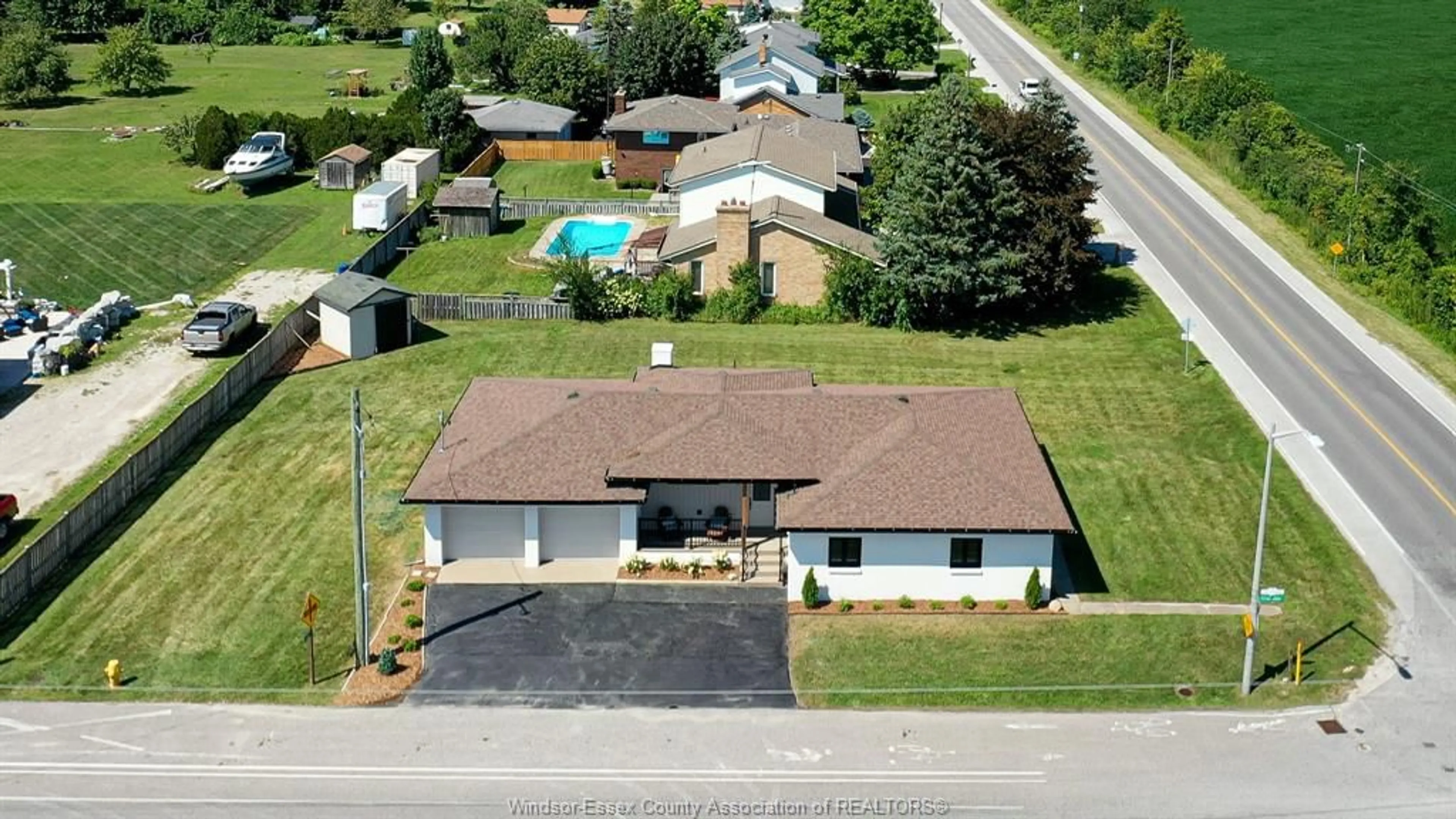 Frontside or backside of a home for 566 TEXAS Rd, Amherstburg Ontario N9V 2R7