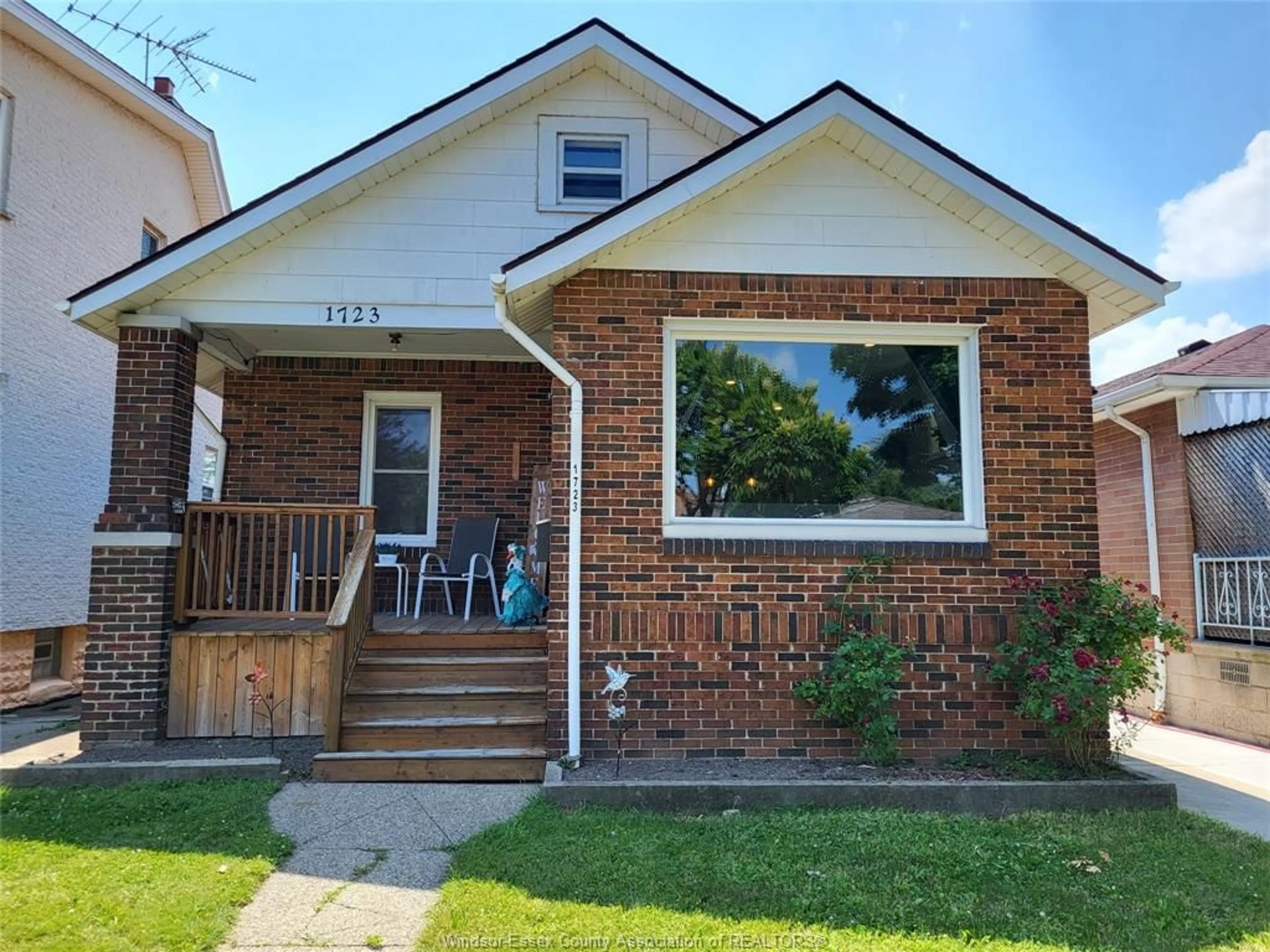 Frontside or backside of a home, cottage for 1723 LANGLOIS, Windsor Ontario N8X 4M4