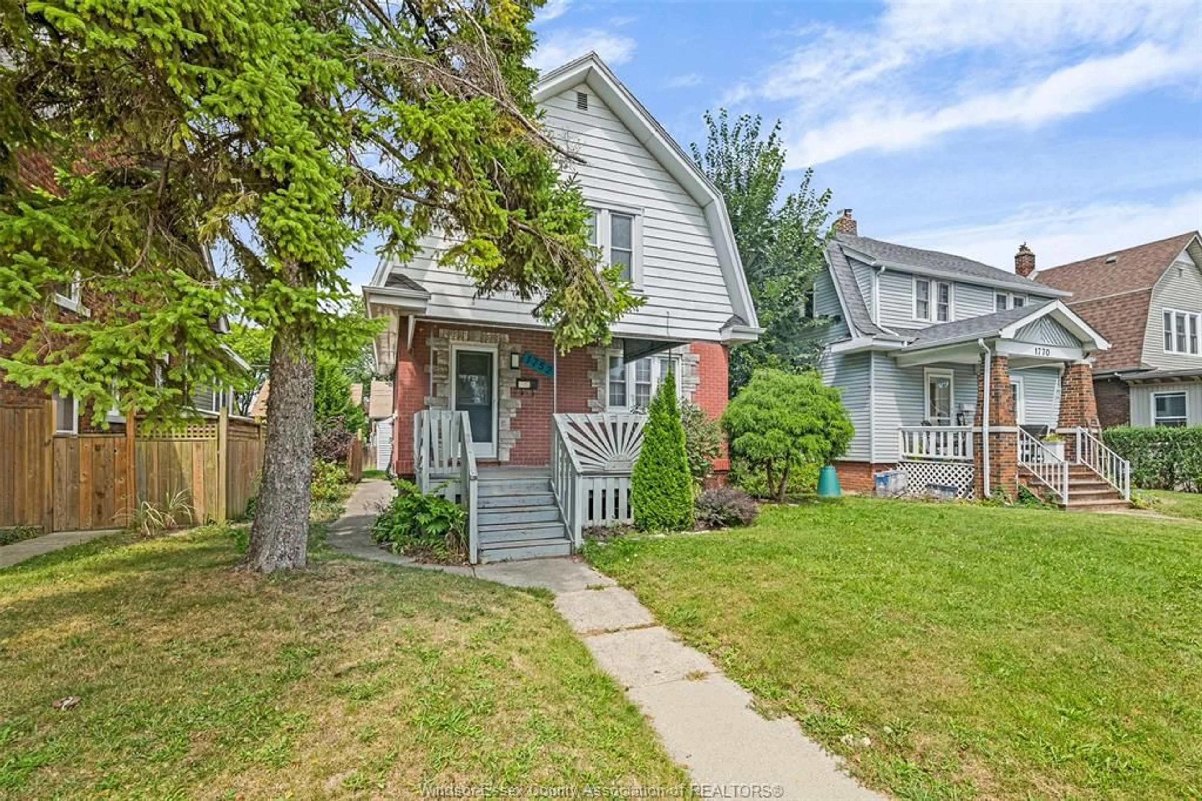 Frontside or backside of a home for 1752 Oneida Court, Windsor Ontario N8Y 1S8