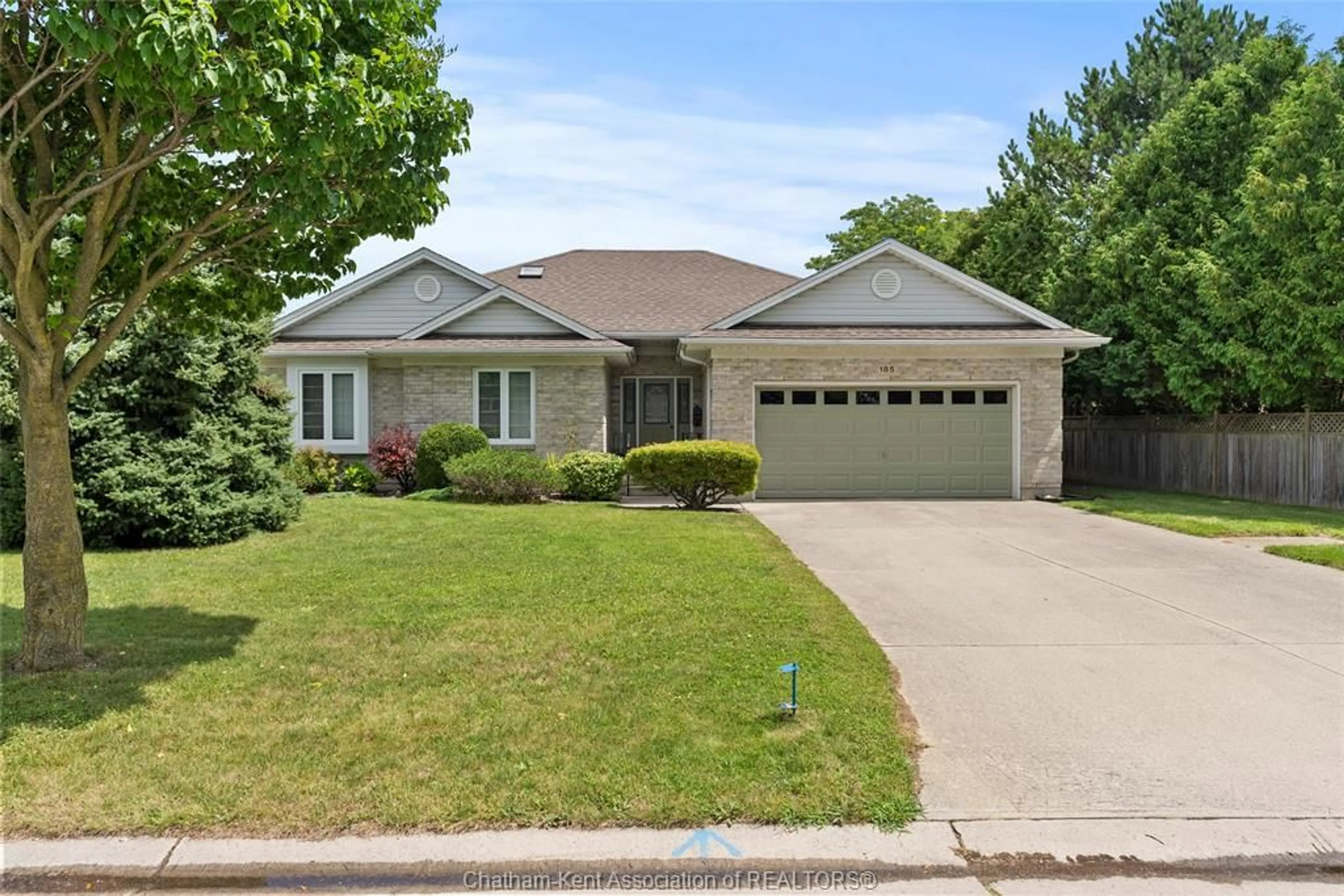 Frontside or backside of a home for 185 Valley Rd, Chatham Ontario N7L5L2