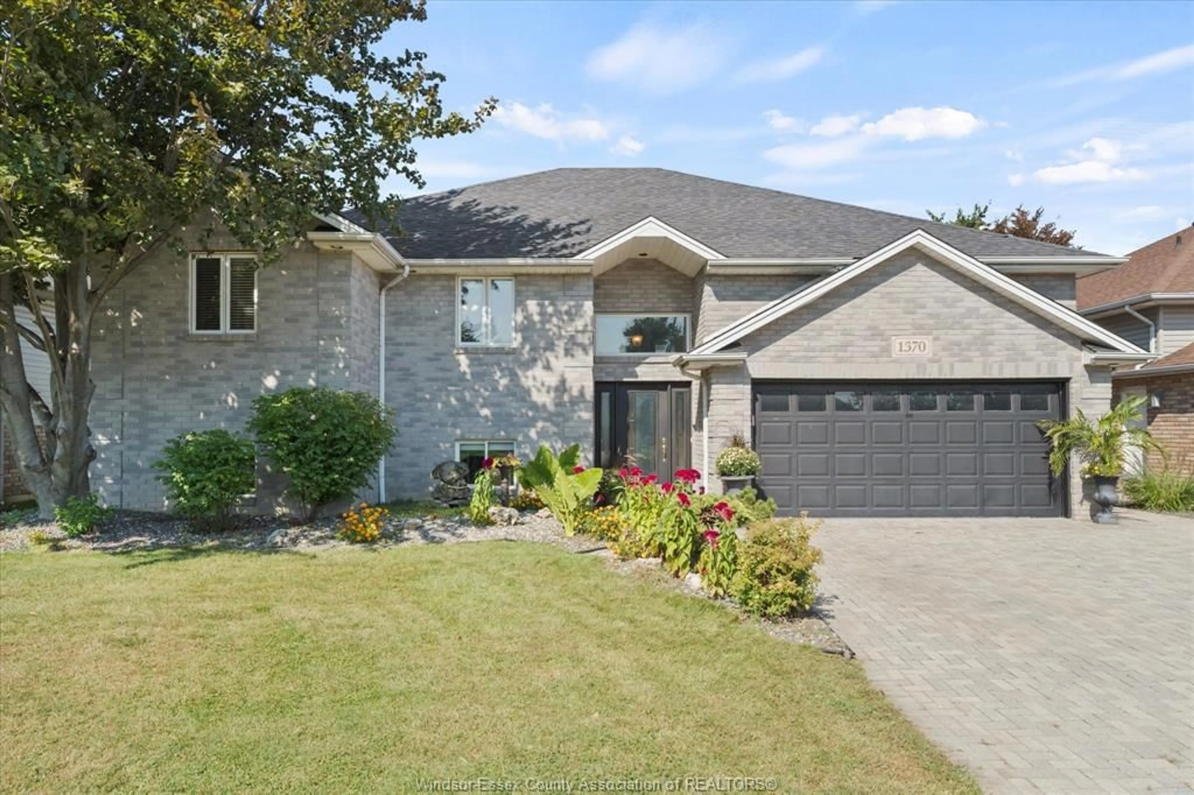 Frontside or backside of a home for 1370 LISGAR Ave, LaSalle Ontario N9J 3N2