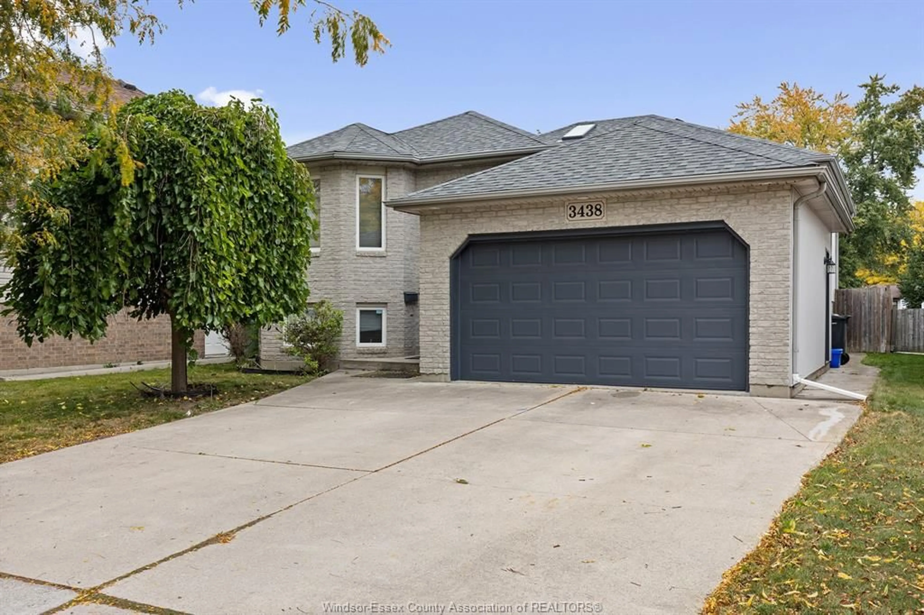 Frontside or backside of a home, the street view for 3438 TREELINE Crt, Windsor Ontario N8R 2K3