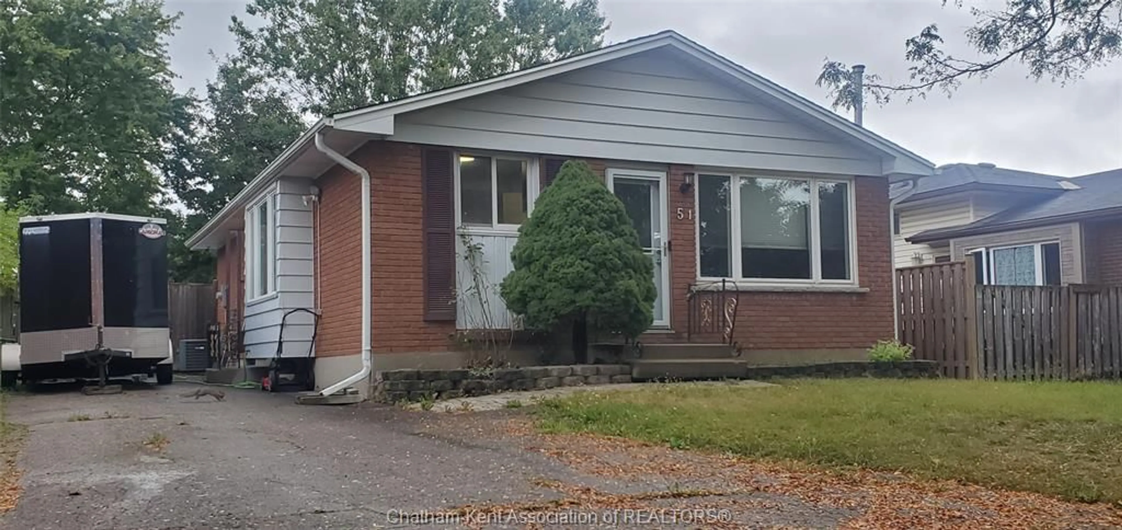 Frontside or backside of a home for 51 Harding Street, London Ontario N6E 1G2