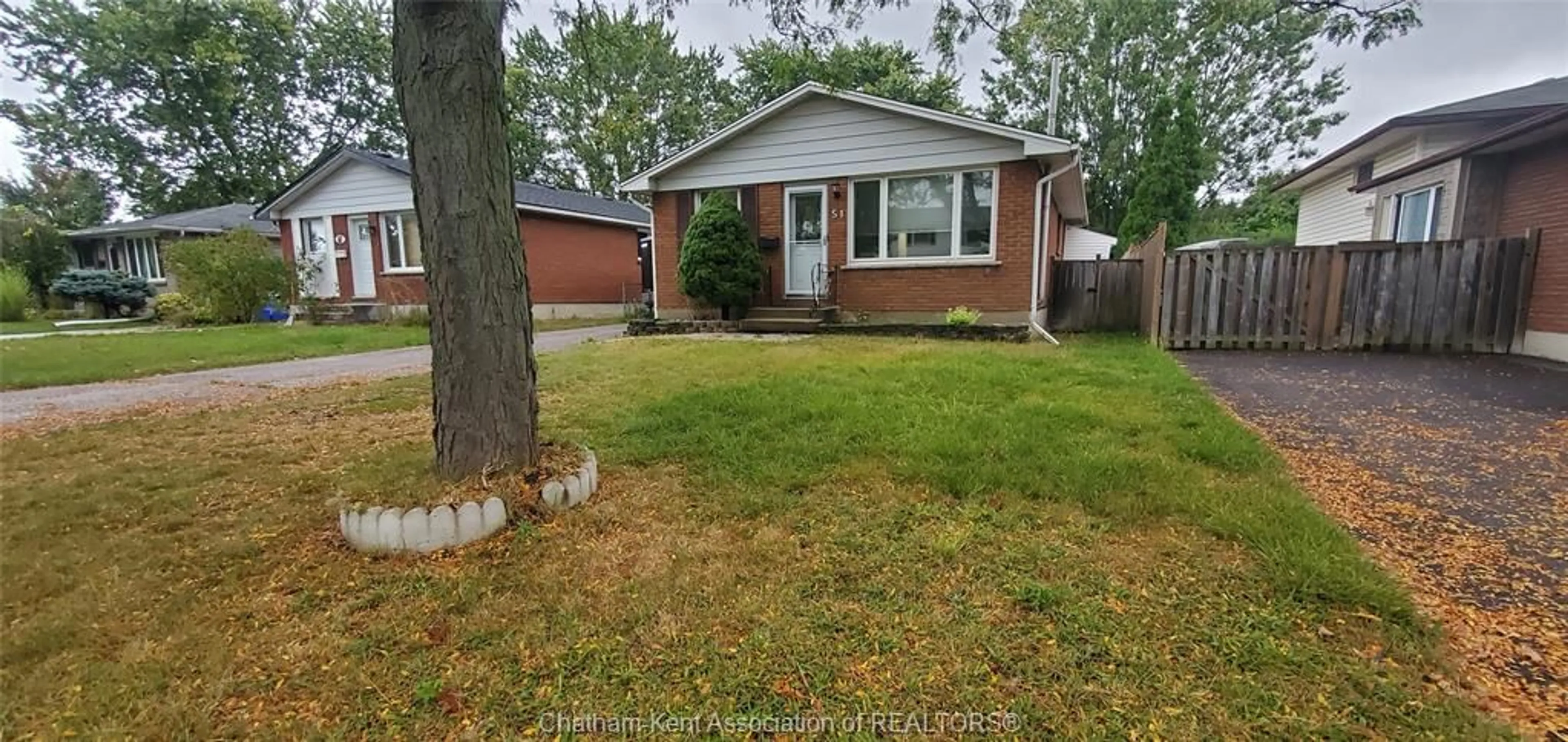 Frontside or backside of a home for 51 Harding Street, London Ontario N6E 1G2