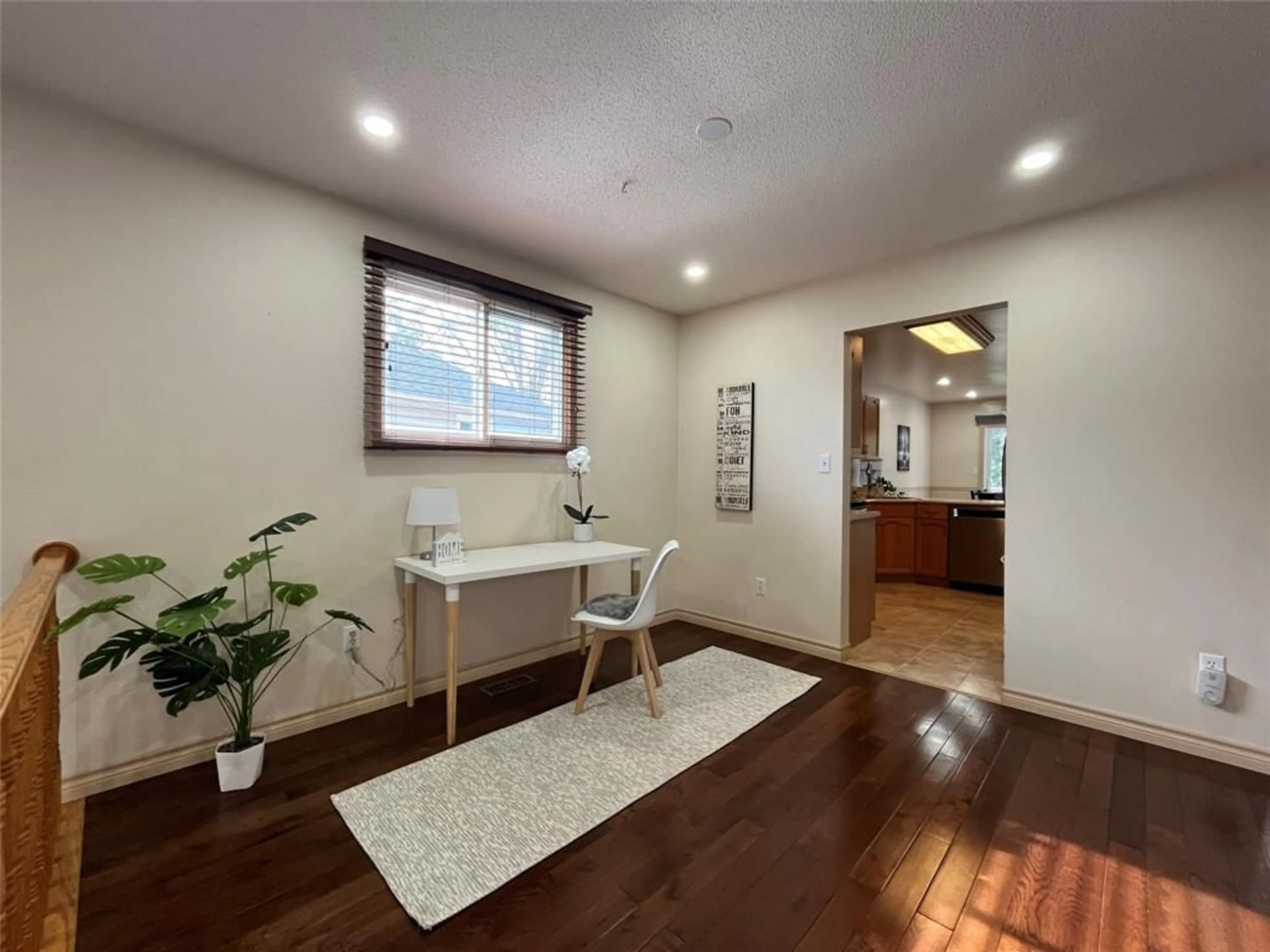 A pic of a room, wood floors for 531 CHANTEL Crt, Sarnia Ontario N7S6H7