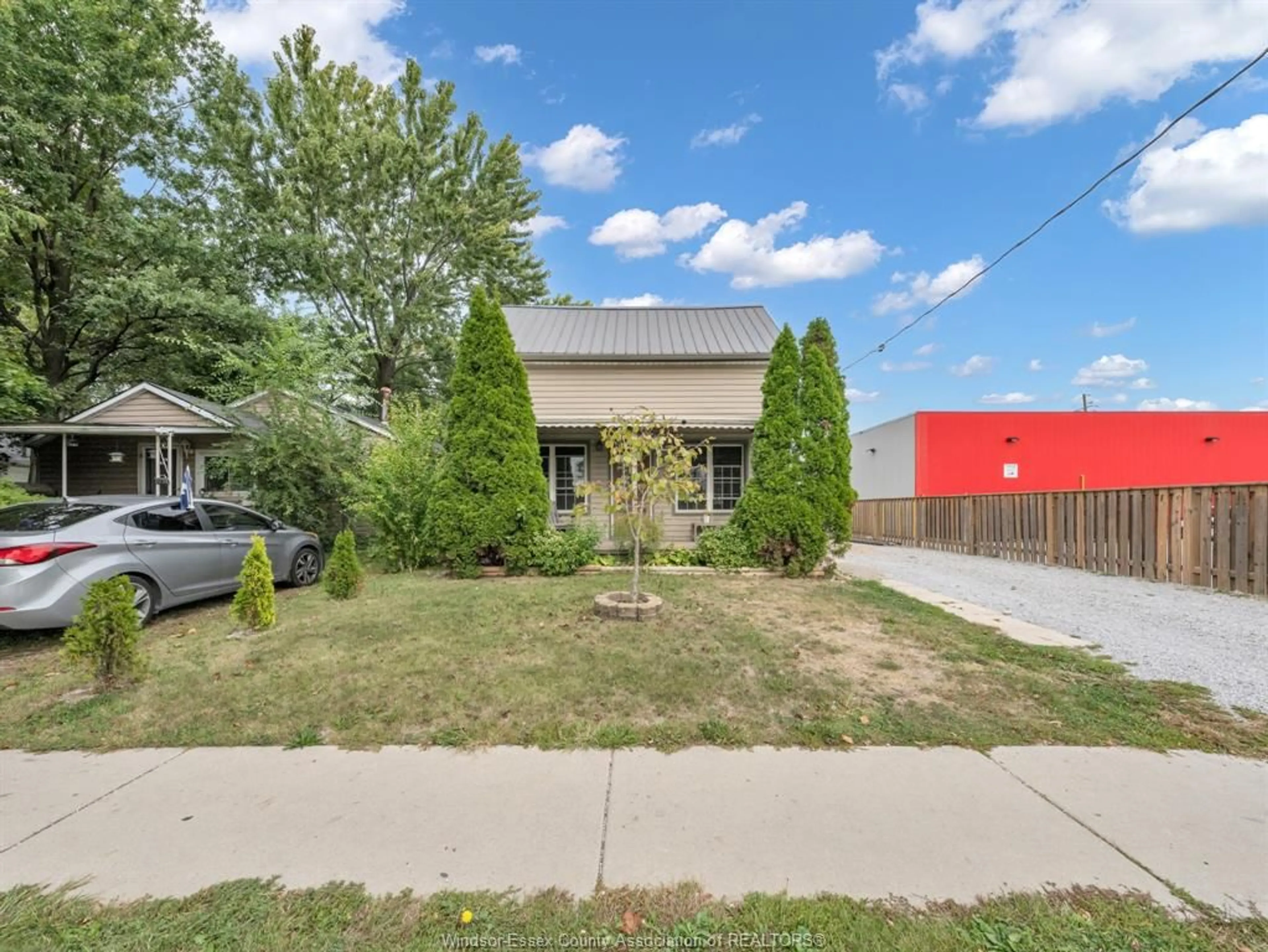 Frontside or backside of a home, the street view for 2076 FORD Blvd, Windsor Ontario N8T 2E7