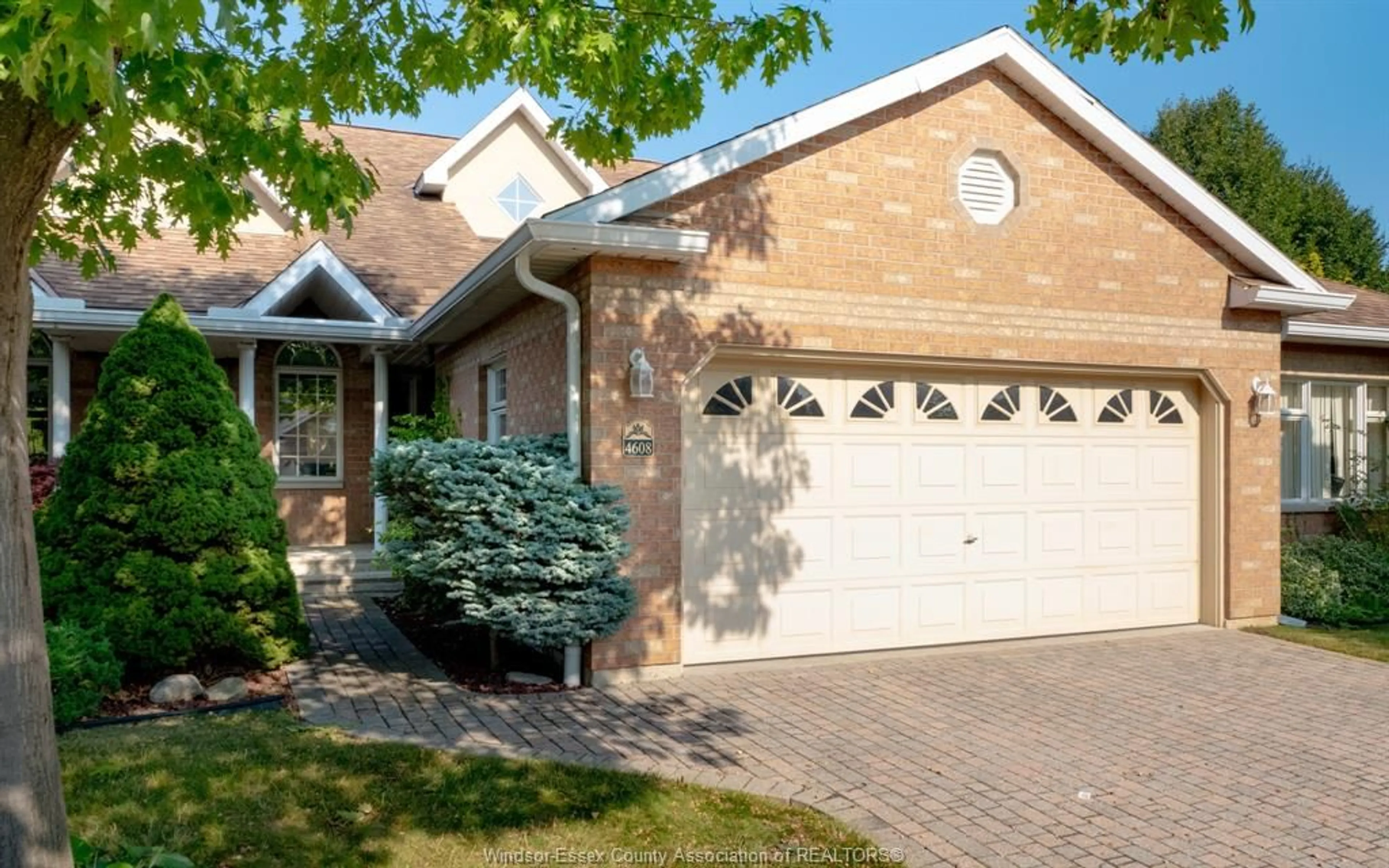 Home with brick exterior material for 4608 ASCOT Crt, Windsor Ontario N9G 2M1