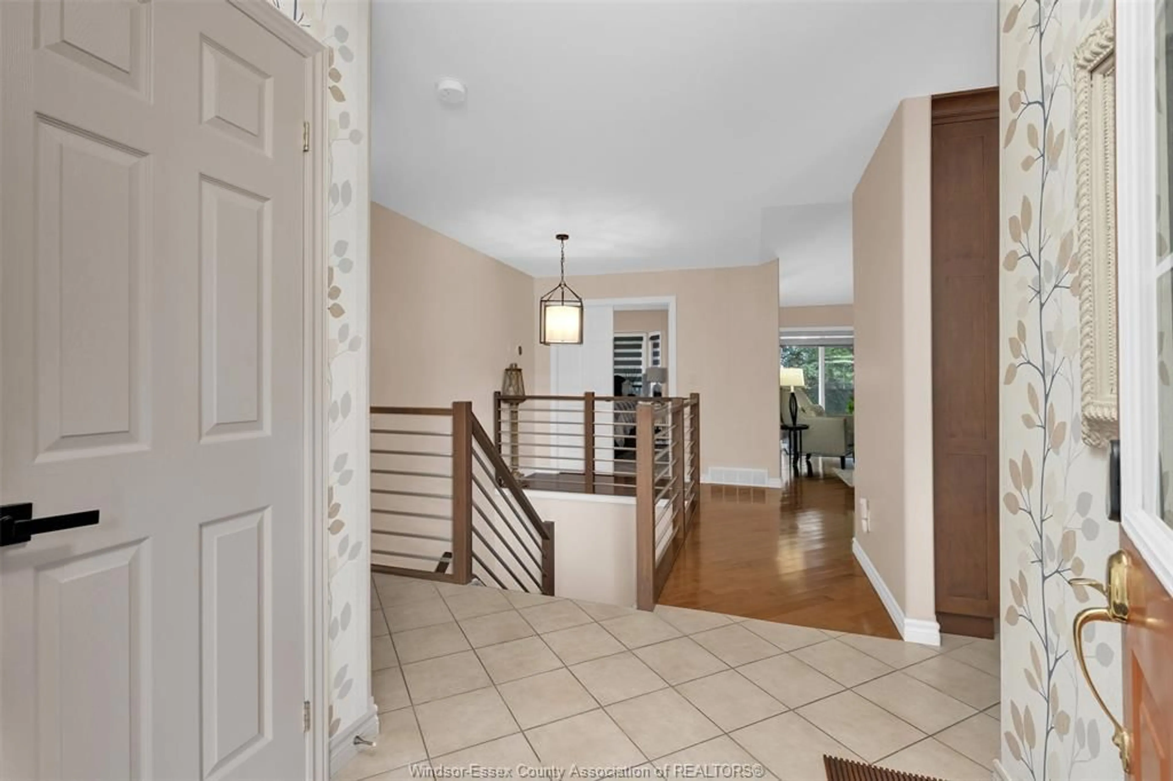 Indoor foyer, wood floors for 32 ROBSON Rd #2, Leamington Ontario N8H 2M9