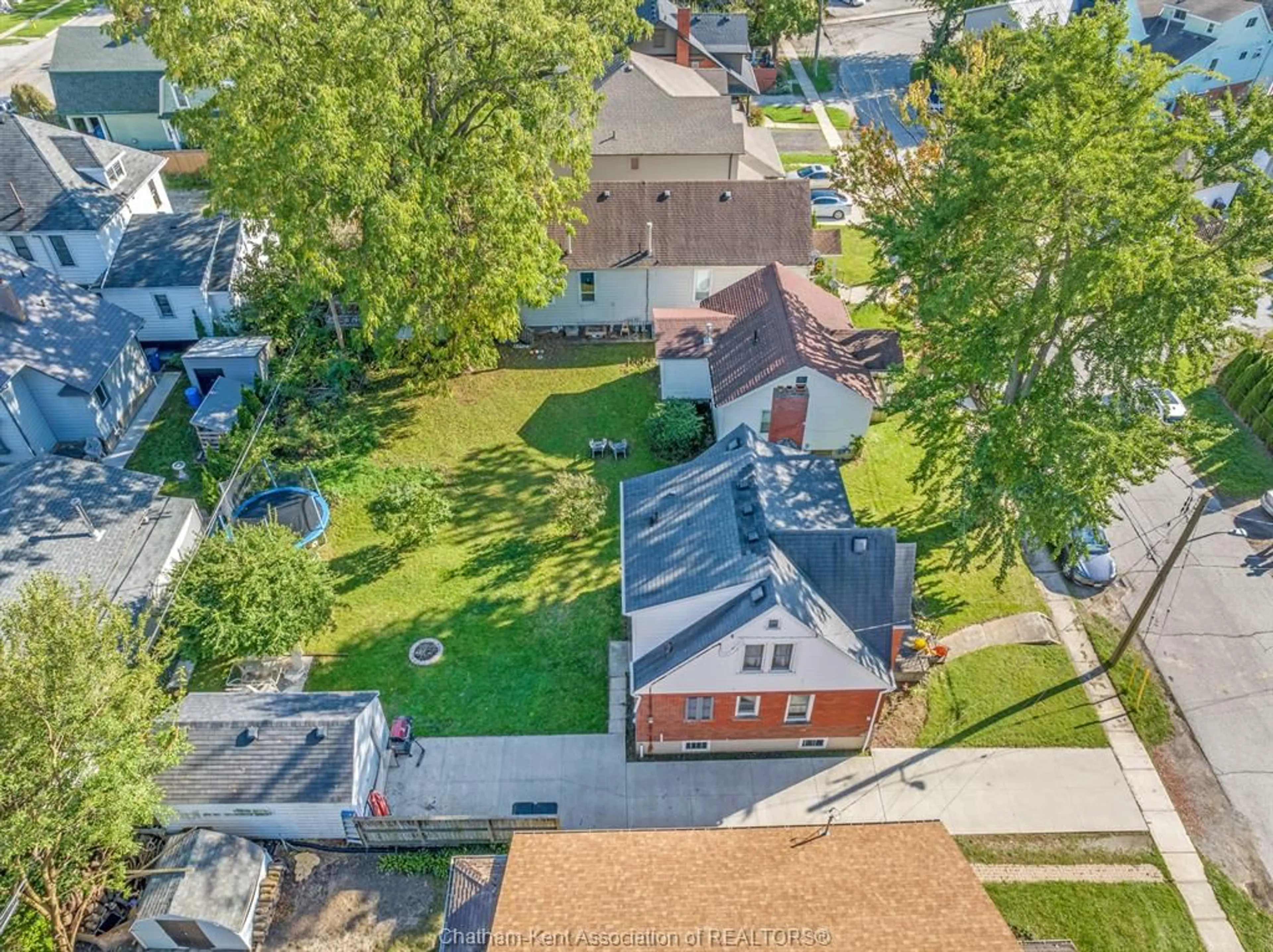 Frontside or backside of a home, the street view for 11 College St, Chatham Ontario N7M 4W7