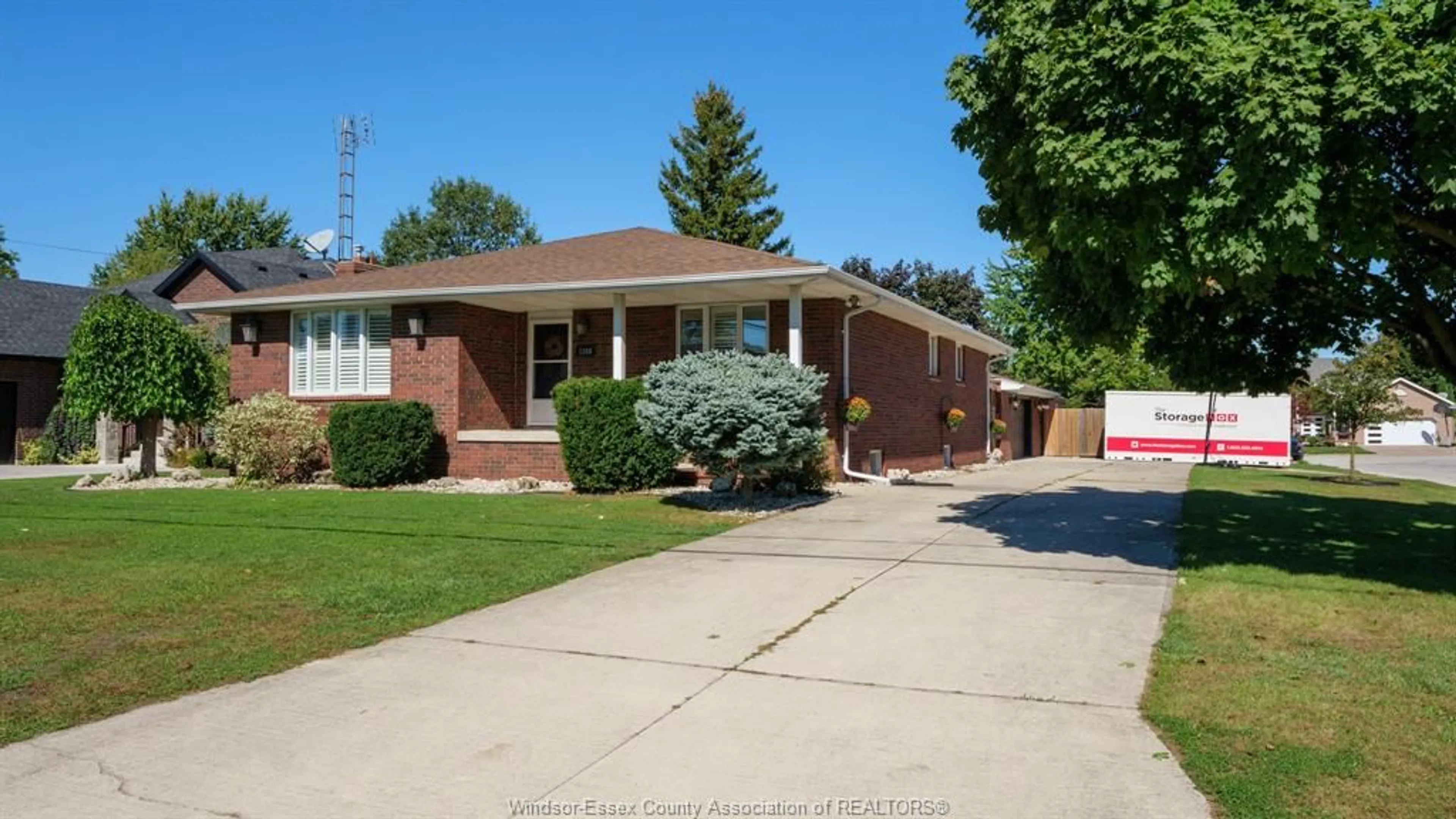 Frontside or backside of a home for 1380 MORTON Dr, LaSalle Ontario N9J 3S9