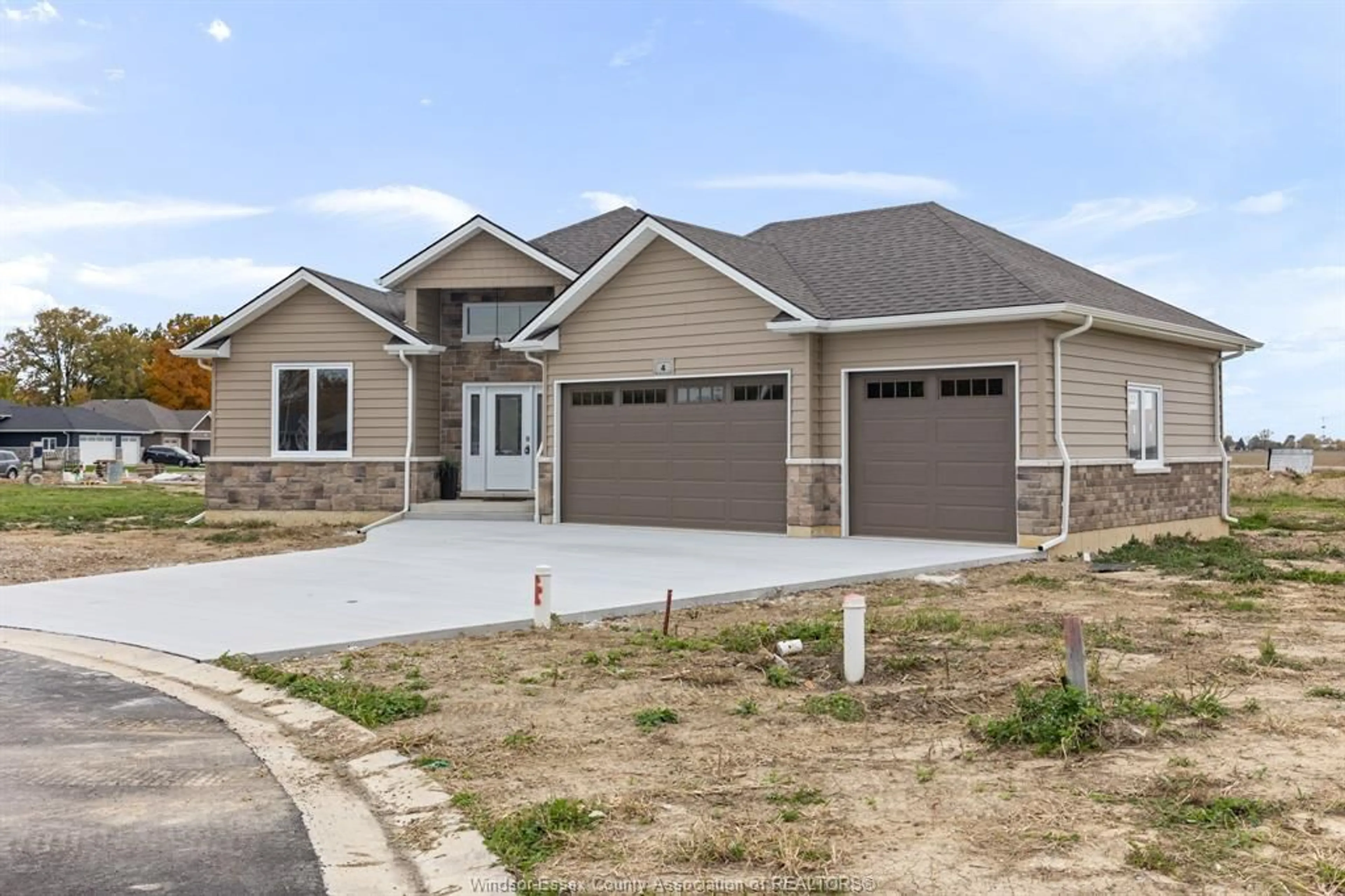 Frontside or backside of a home, the street view for 4 BEA Cres, Tilbury Ontario N0P 2L0