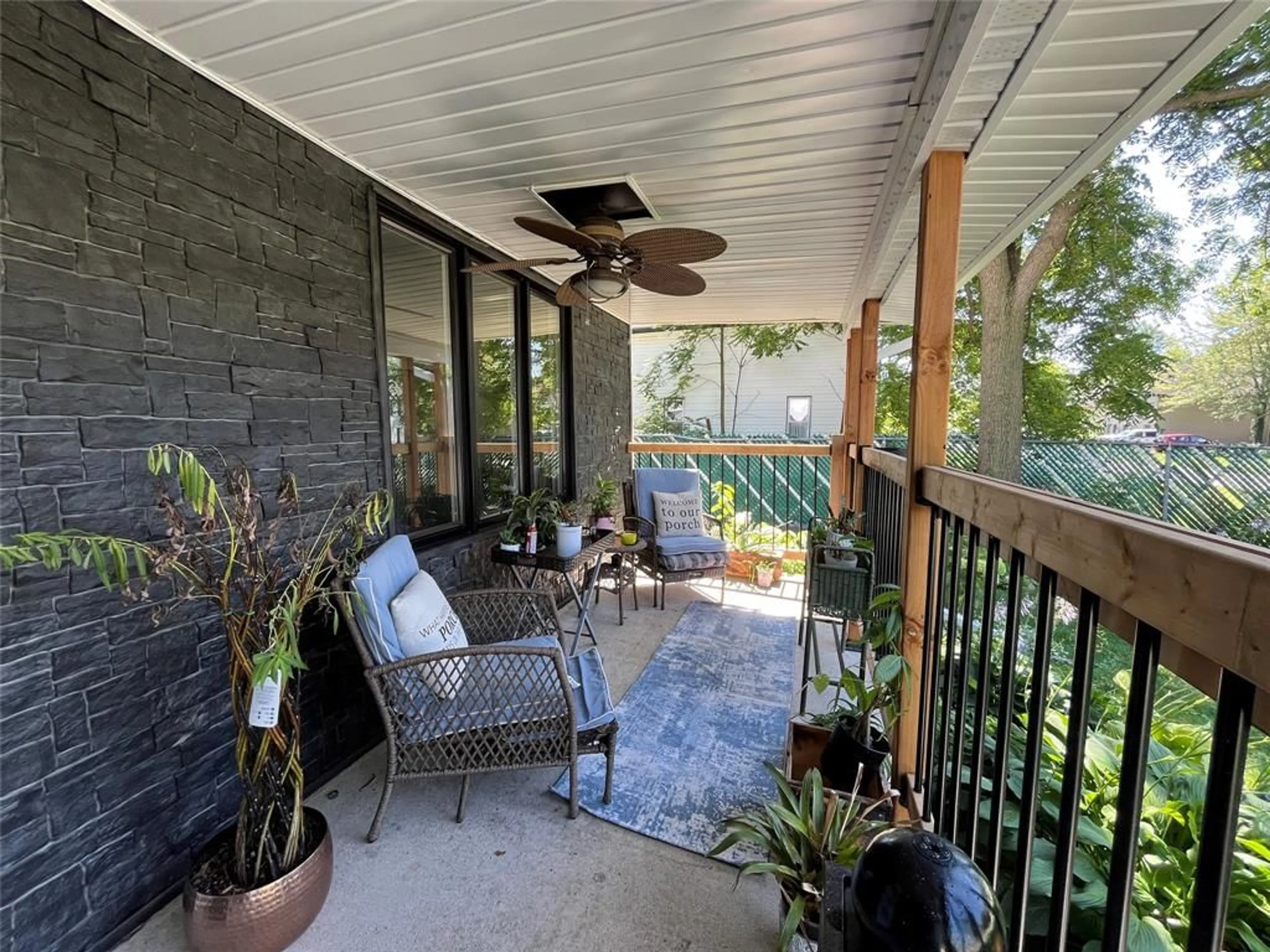 Patio, unknown for 3292 WALNUT St, Brooke-Alvinston Ontario N0N1K0