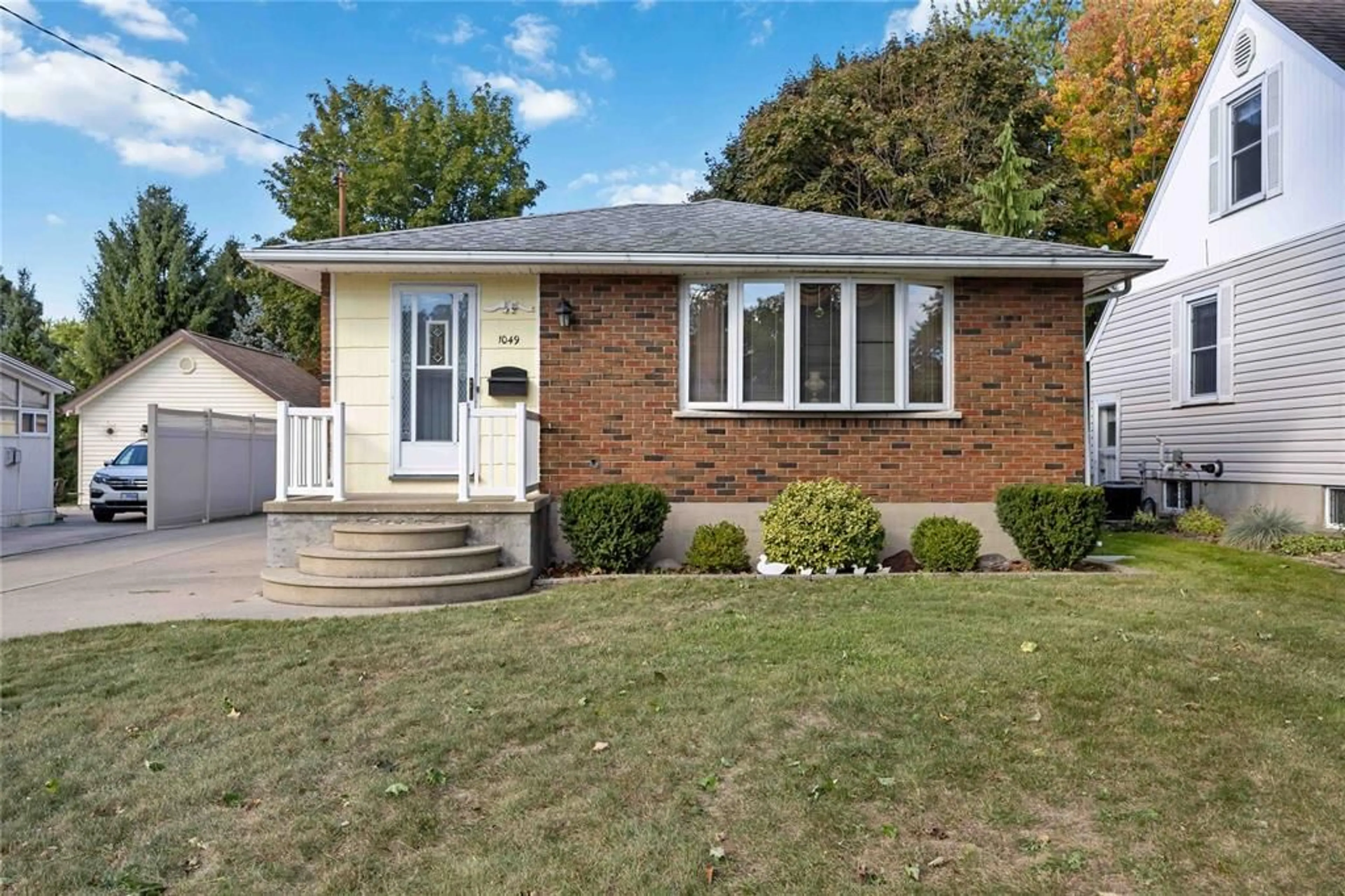 Home with brick exterior material for 1049 BRIARFIELD Ave, Sarnia Ontario N7V 4A2