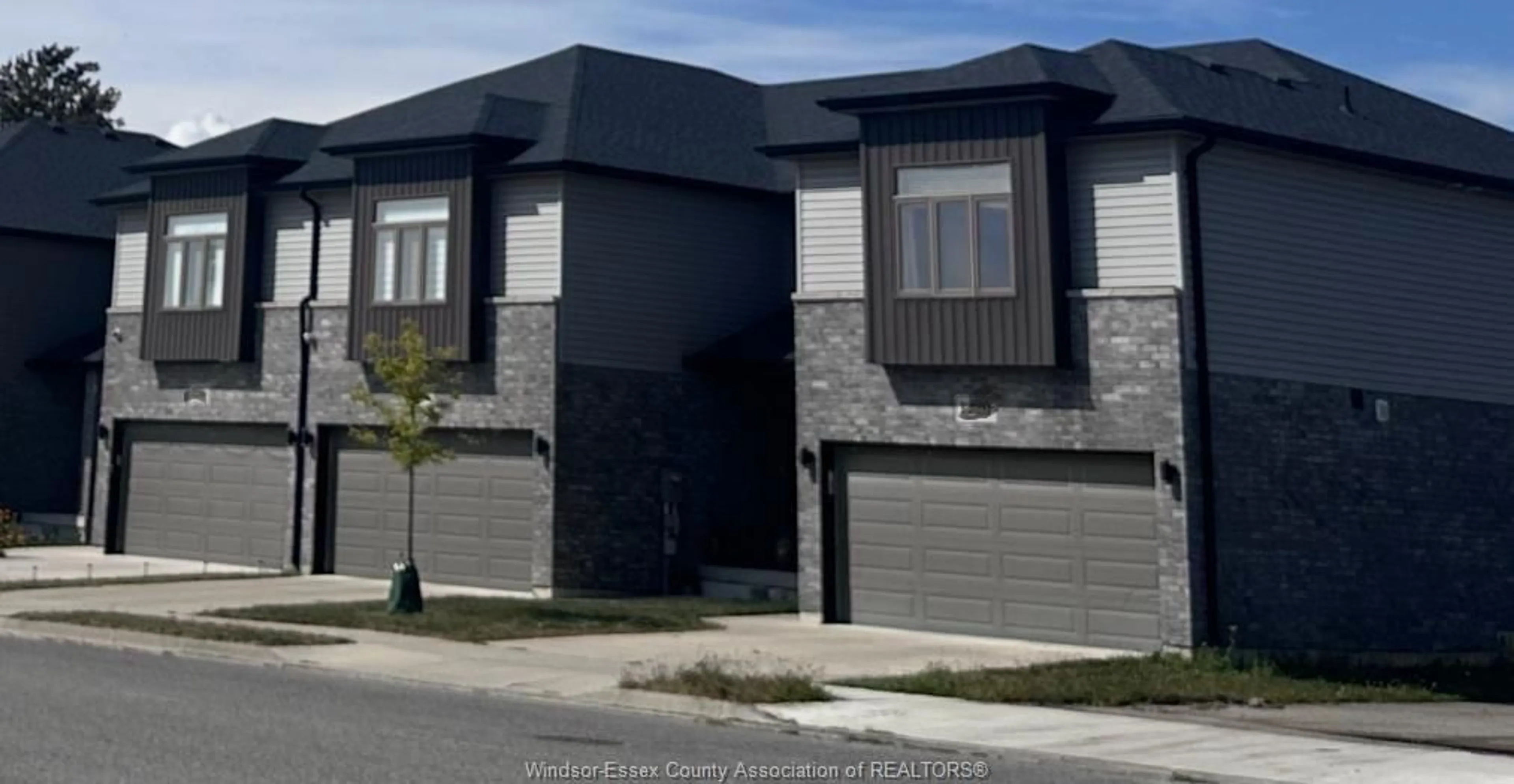 Frontside or backside of a home for 3544 HALLEE Cres, Windsor Ontario N8W 0B2