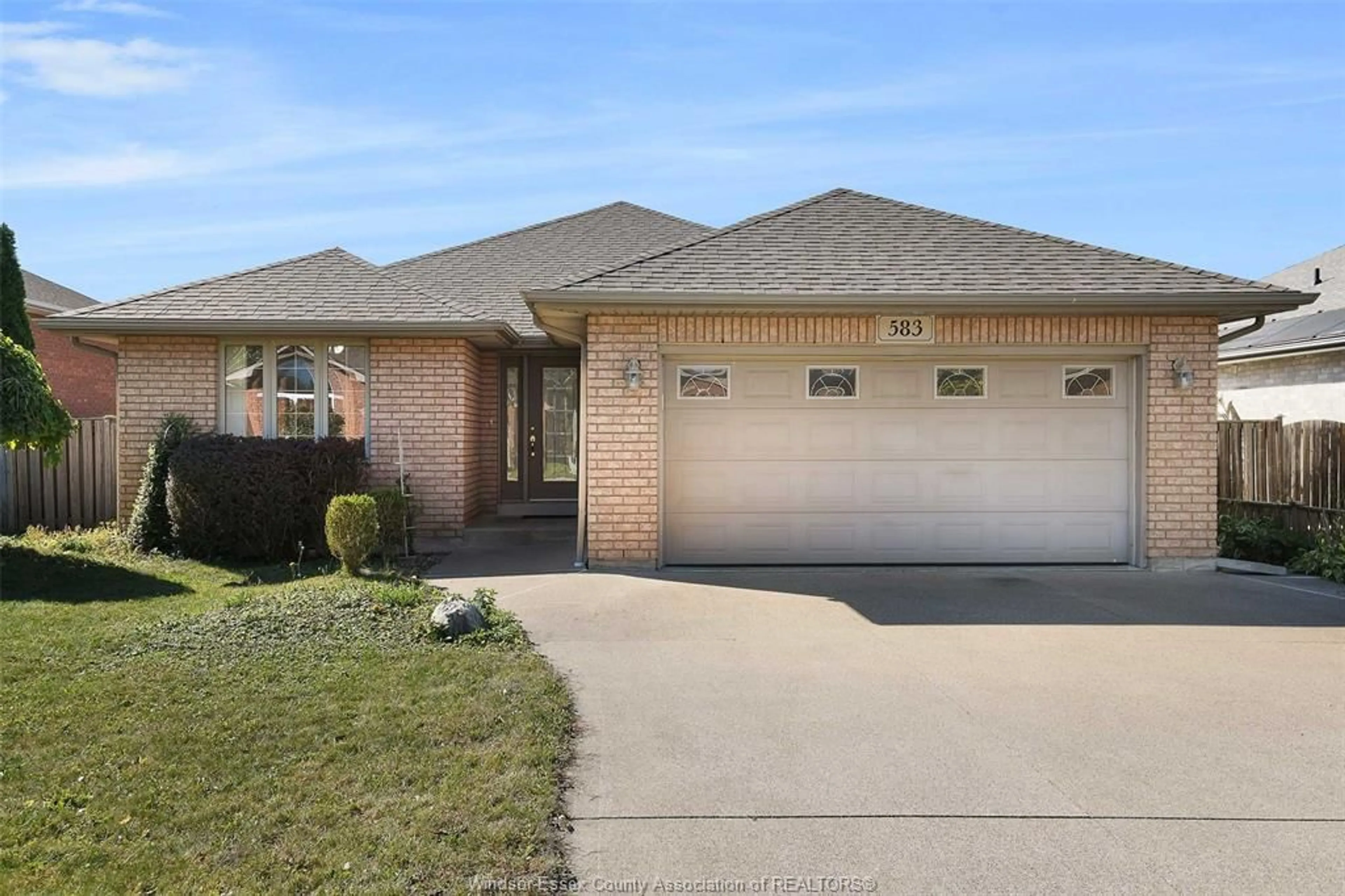 Home with brick exterior material for 583 BANWELL Rd, Windsor Ontario N8P 1J8