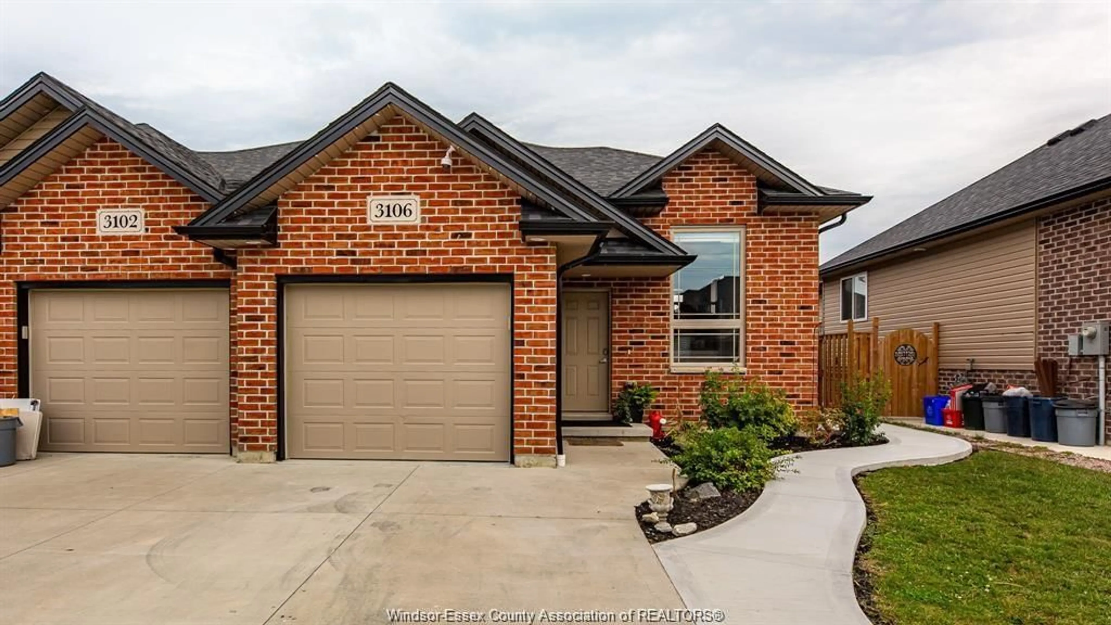 Home with brick exterior material for 3106 VIOLA Cres, Windsor Ontario N9N 0A1