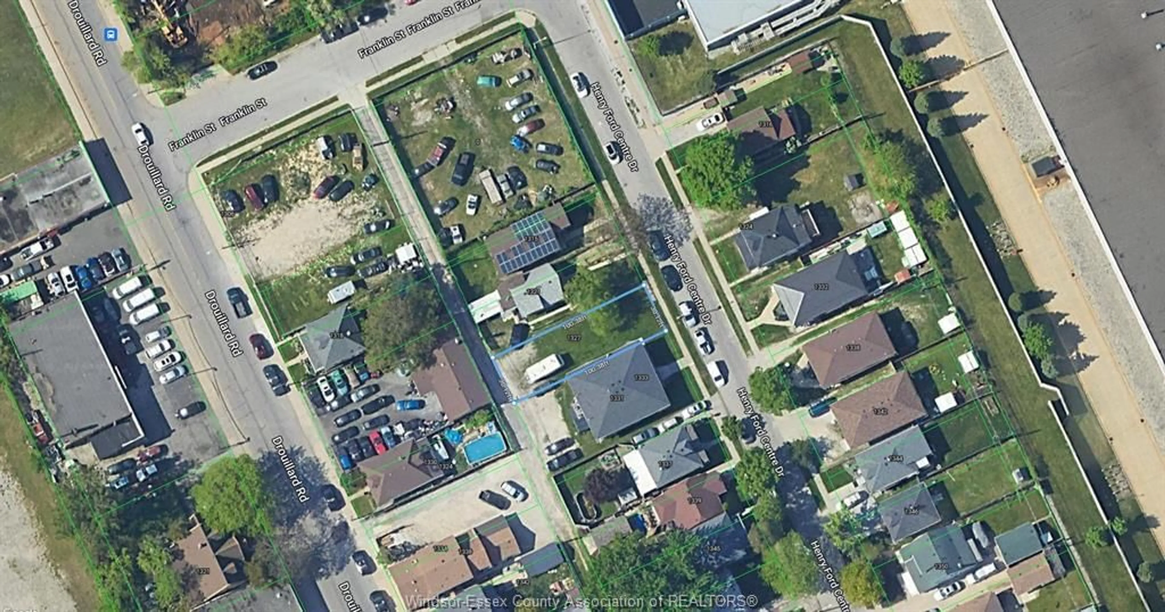 Frontside or backside of a home, the street view for 1327 Henry Ford Centre Dr, Windsor Ontario N8Y2T9