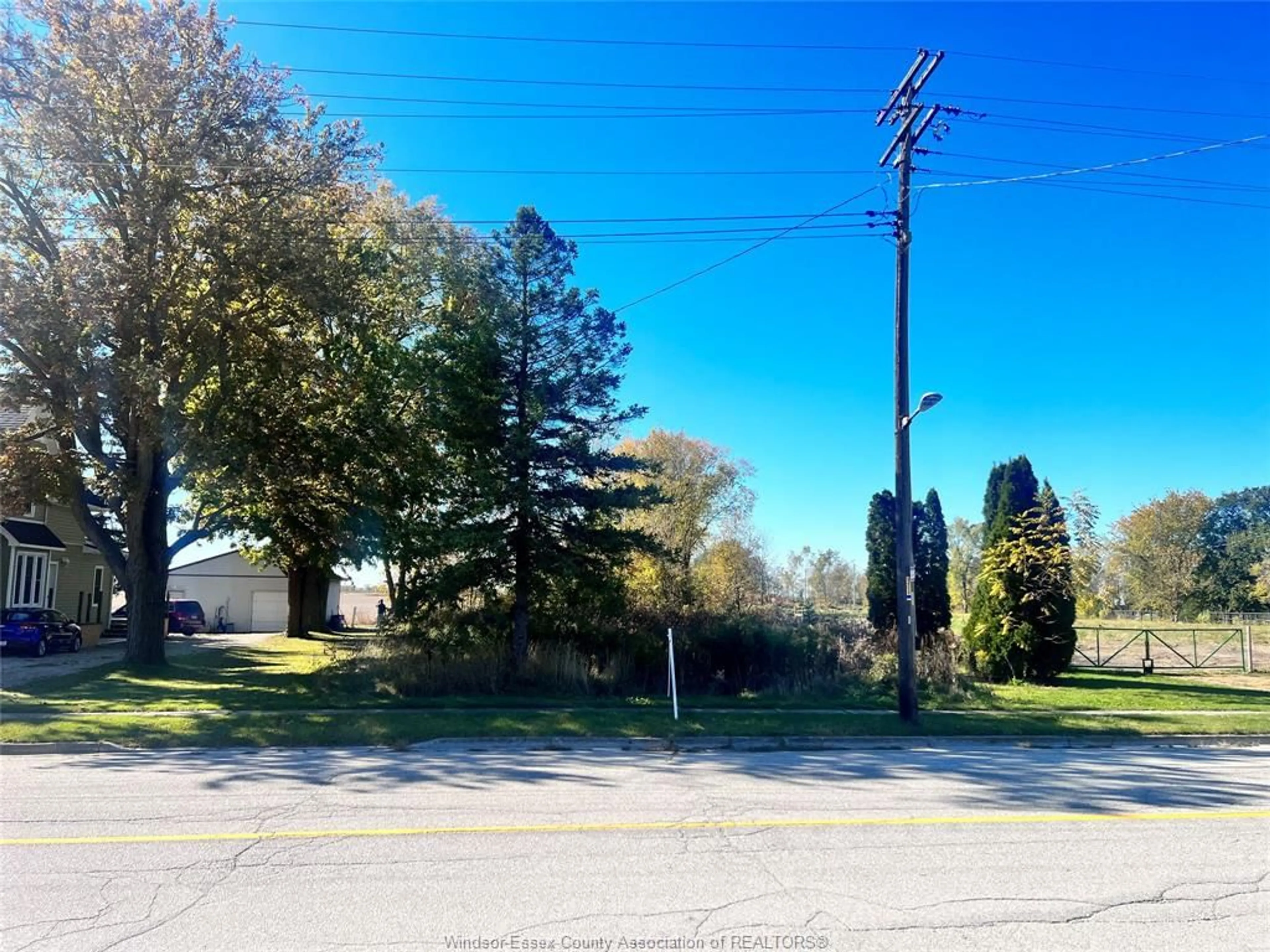 Frontside or backside of a home, the street view for 123 Erie St, Merlin Ontario N0P 1W0