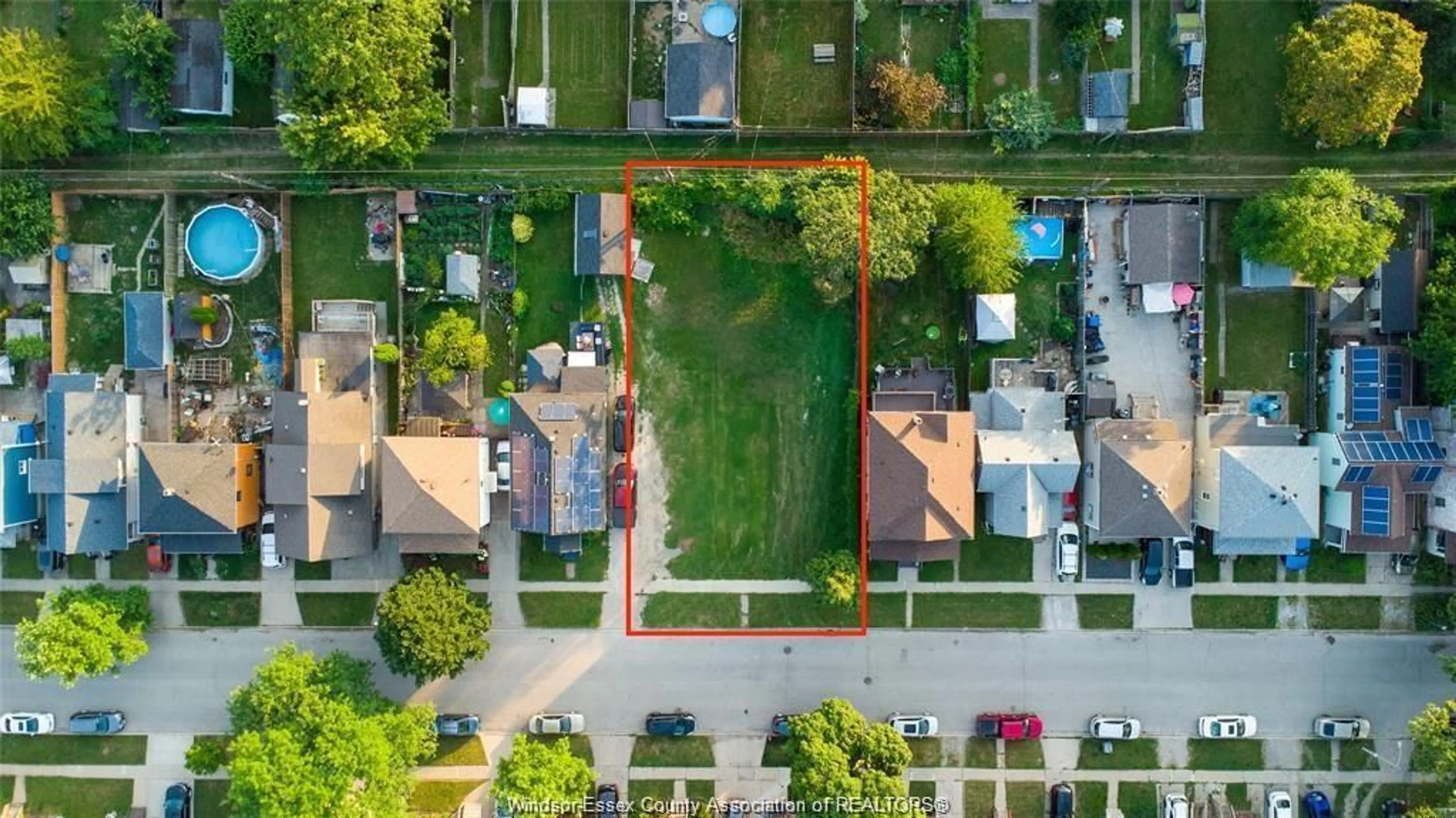 Frontside or backside of a home, the fenced backyard for 1059 ALBERT, Windsor Ontario N8Y 3P4