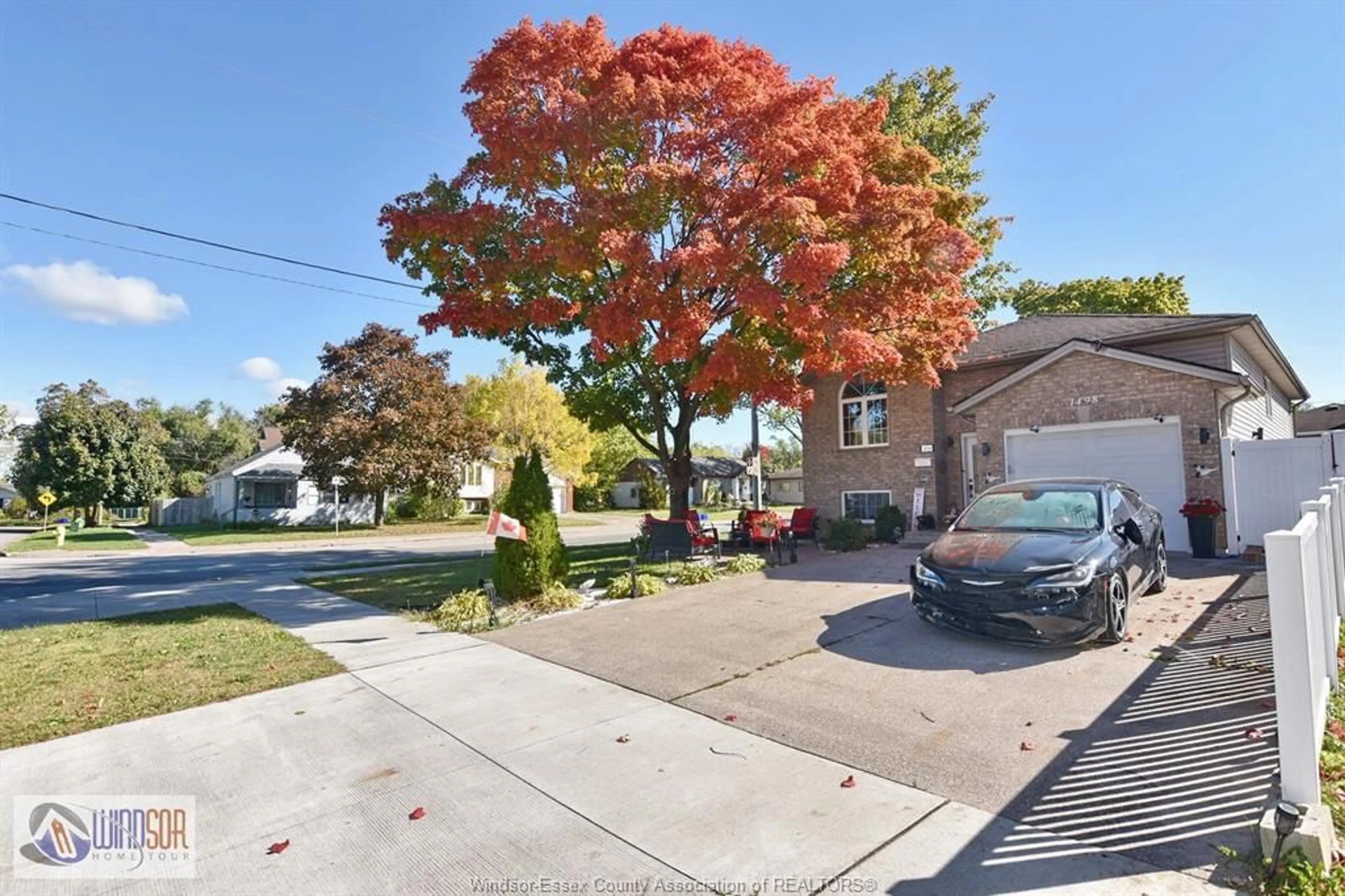 A pic from exterior of the house or condo, the street view for 1498 MARK, Windsor Ontario N9B 3G2