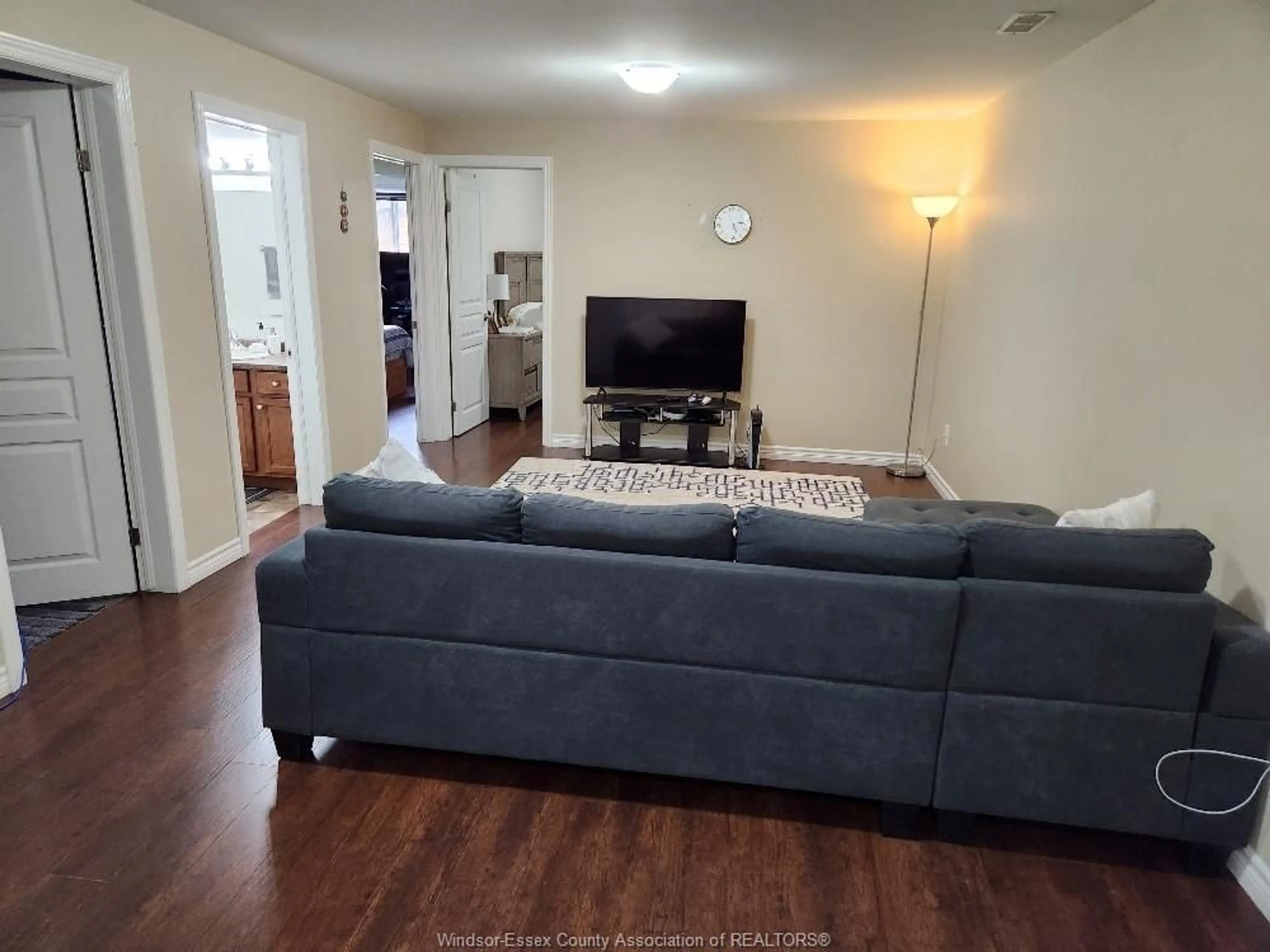 Living room, wood floors for 11833 ROCKLAND, Windsor Ontario N8P 1Z7