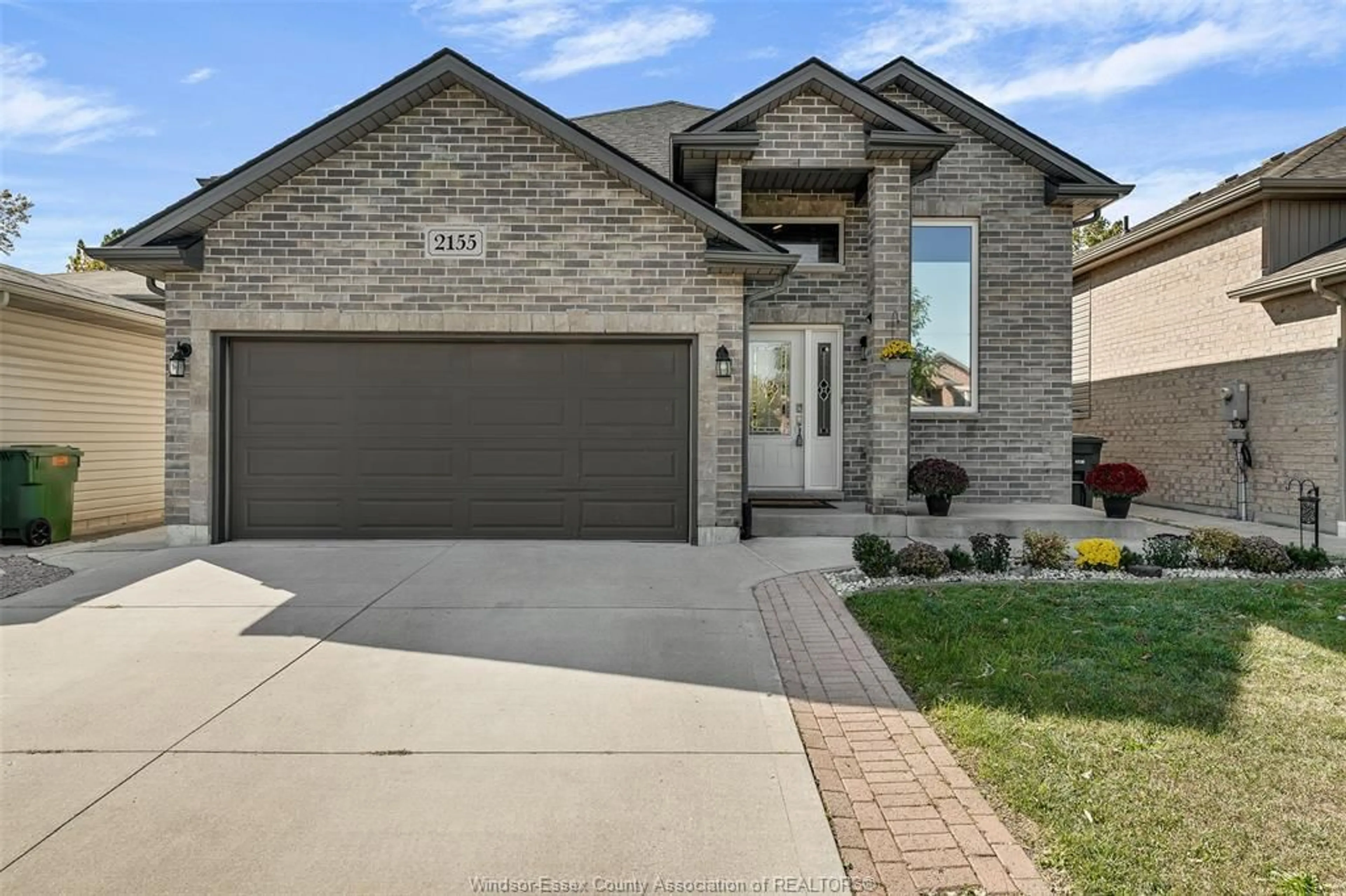 Home with brick exterior material for 2155 Mark, Windsor Ontario N9B 3X6