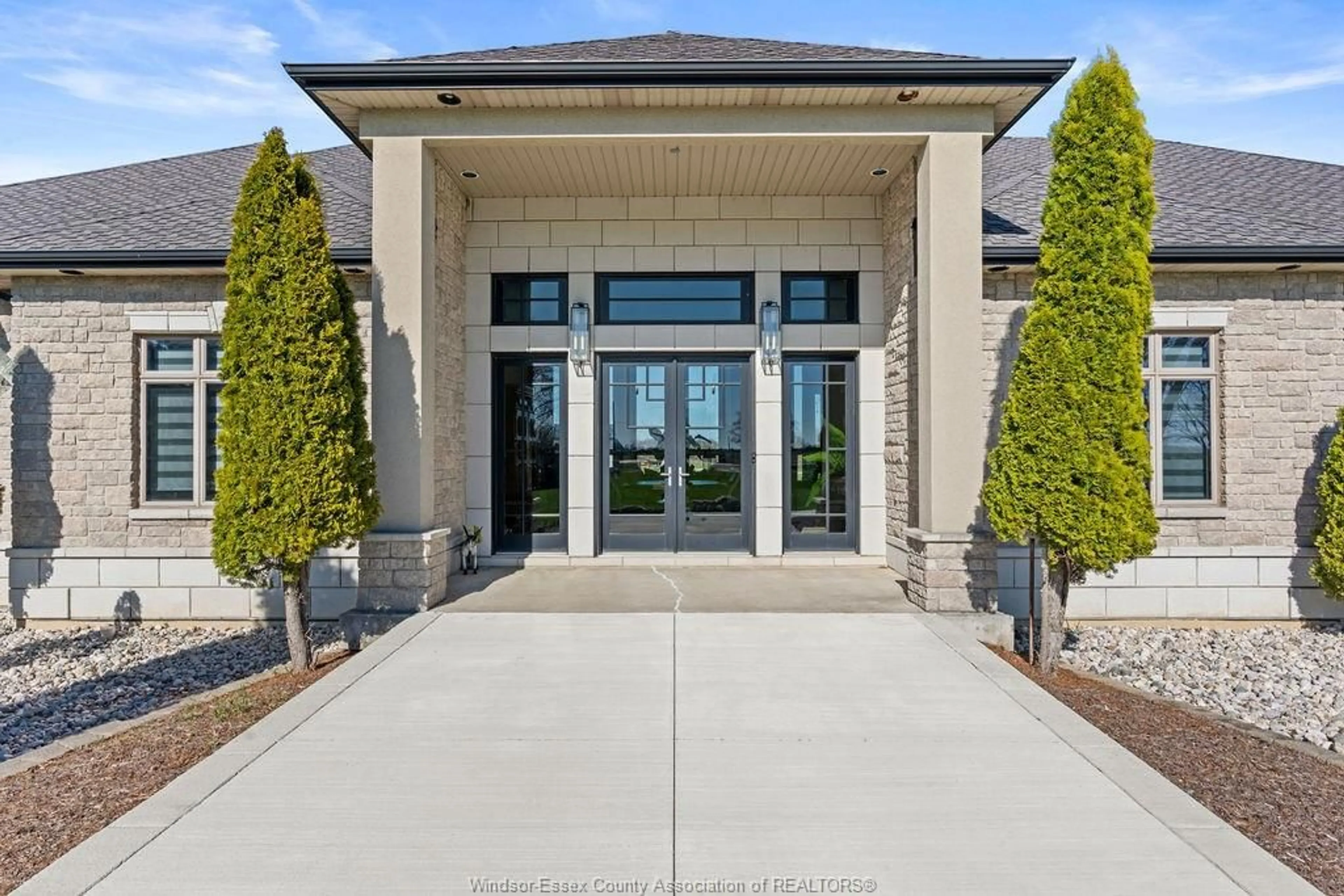 Indoor entryway, cement floor for 9120 HIGHWAY 3, Tecumseh Ontario N0R 1K0