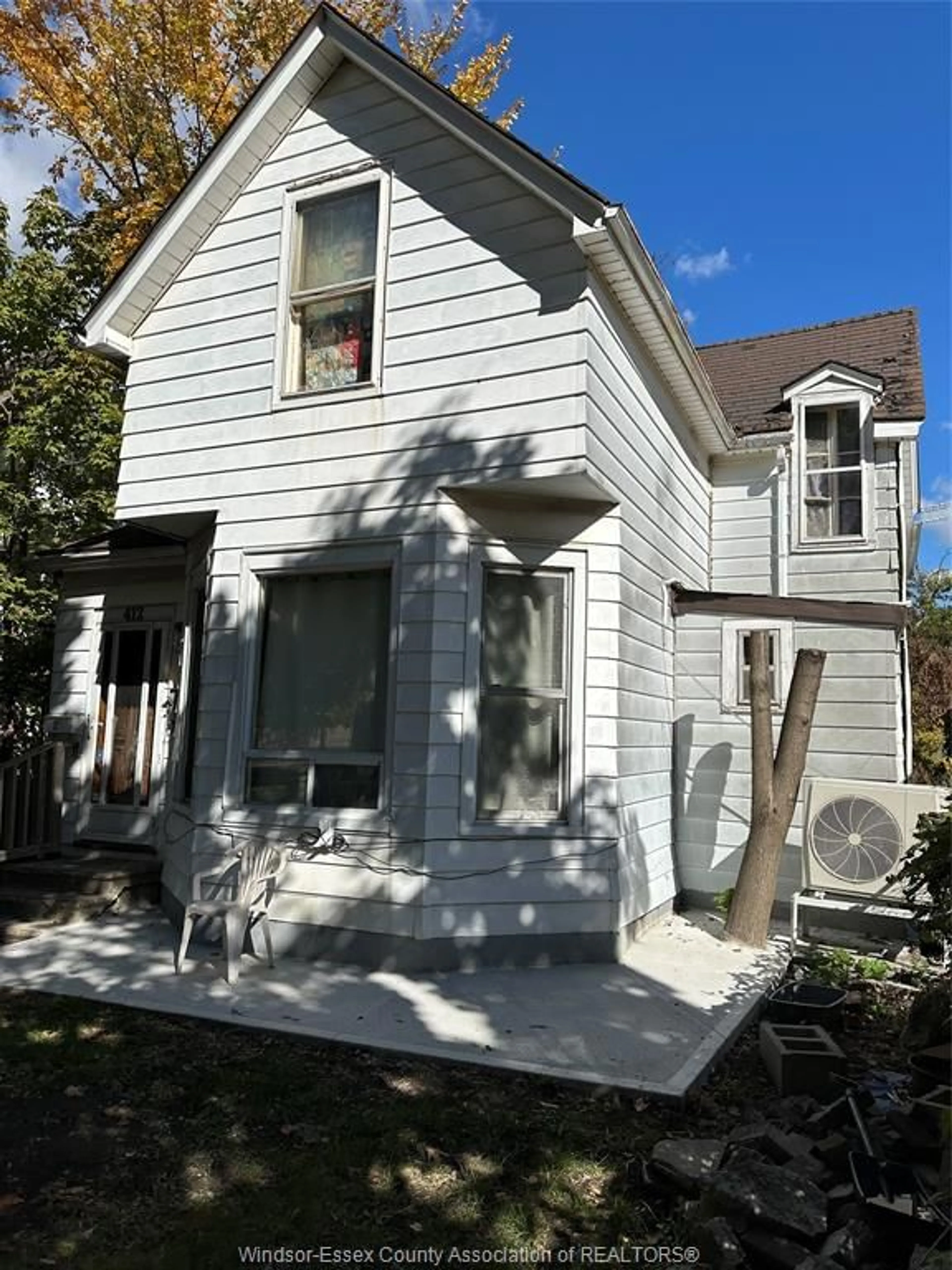 Frontside or backside of a home, cottage for 412 LANGLOIS Ave, Windsor Ontario N9A 2G4