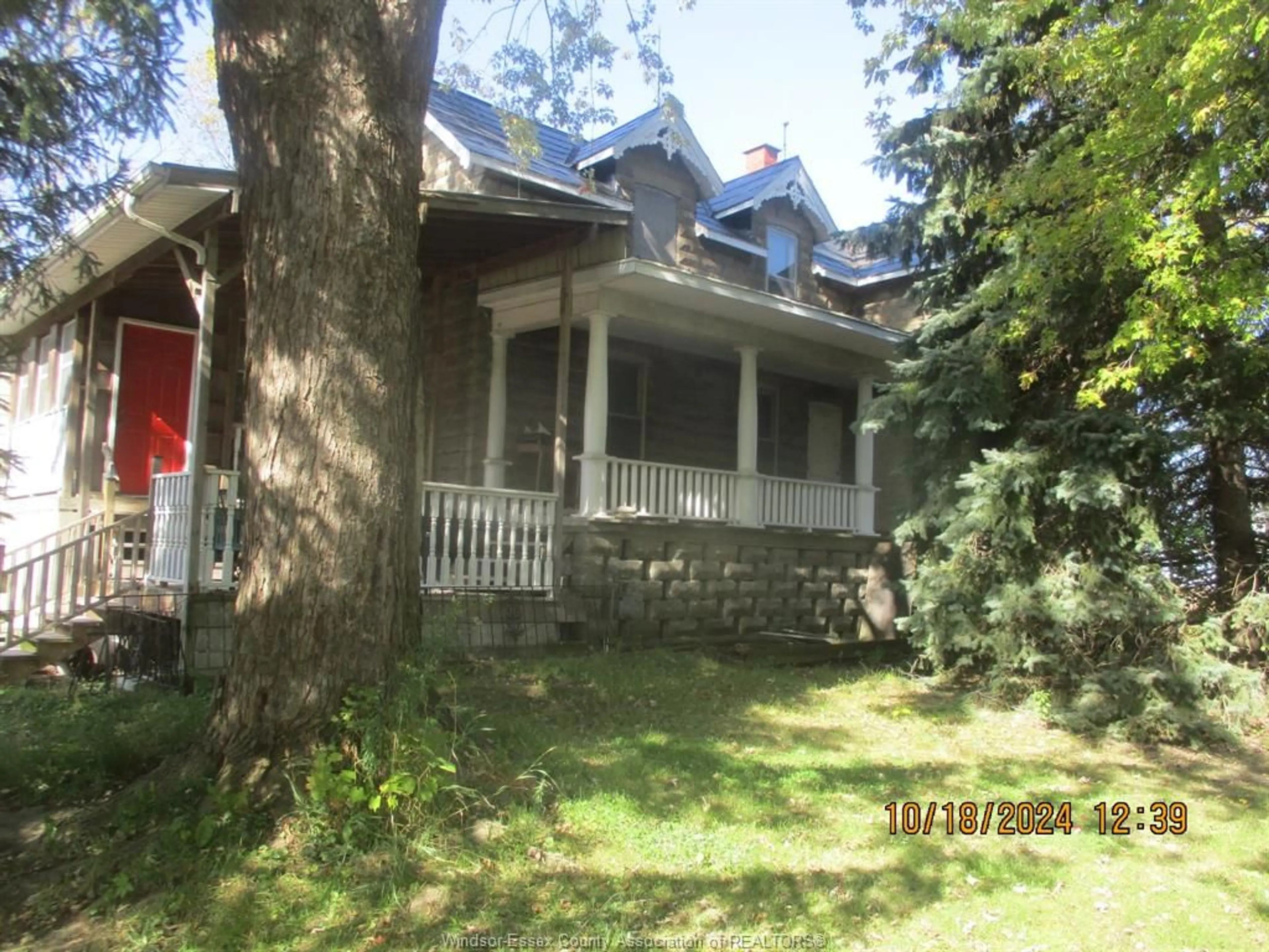 Frontside or backside of a home, cottage for 6113 MAIN St, Comber Ontario N0P 1J0