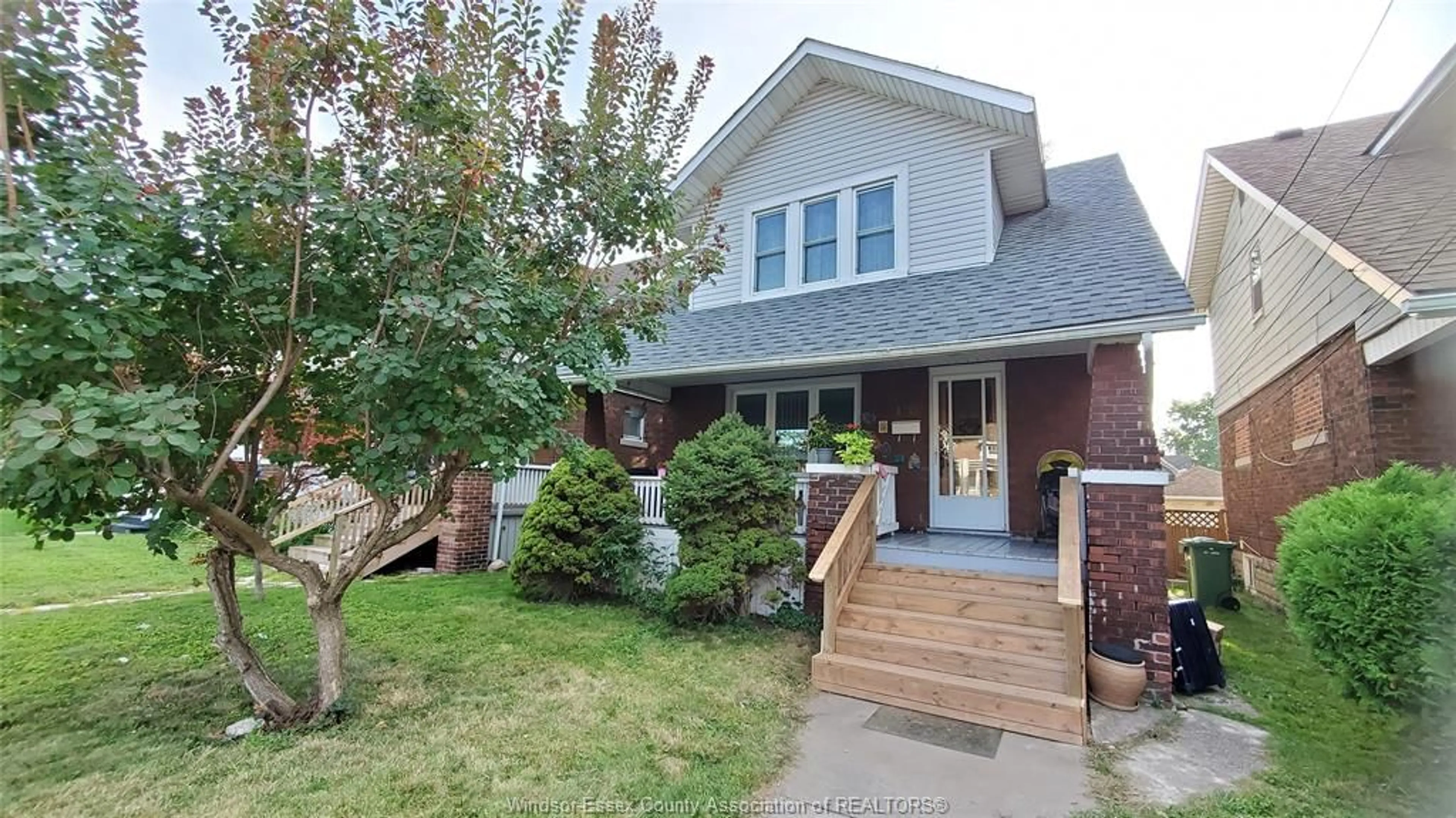 Frontside or backside of a home, cottage for 1015 ELM, Windsor Ontario N9A 5H8