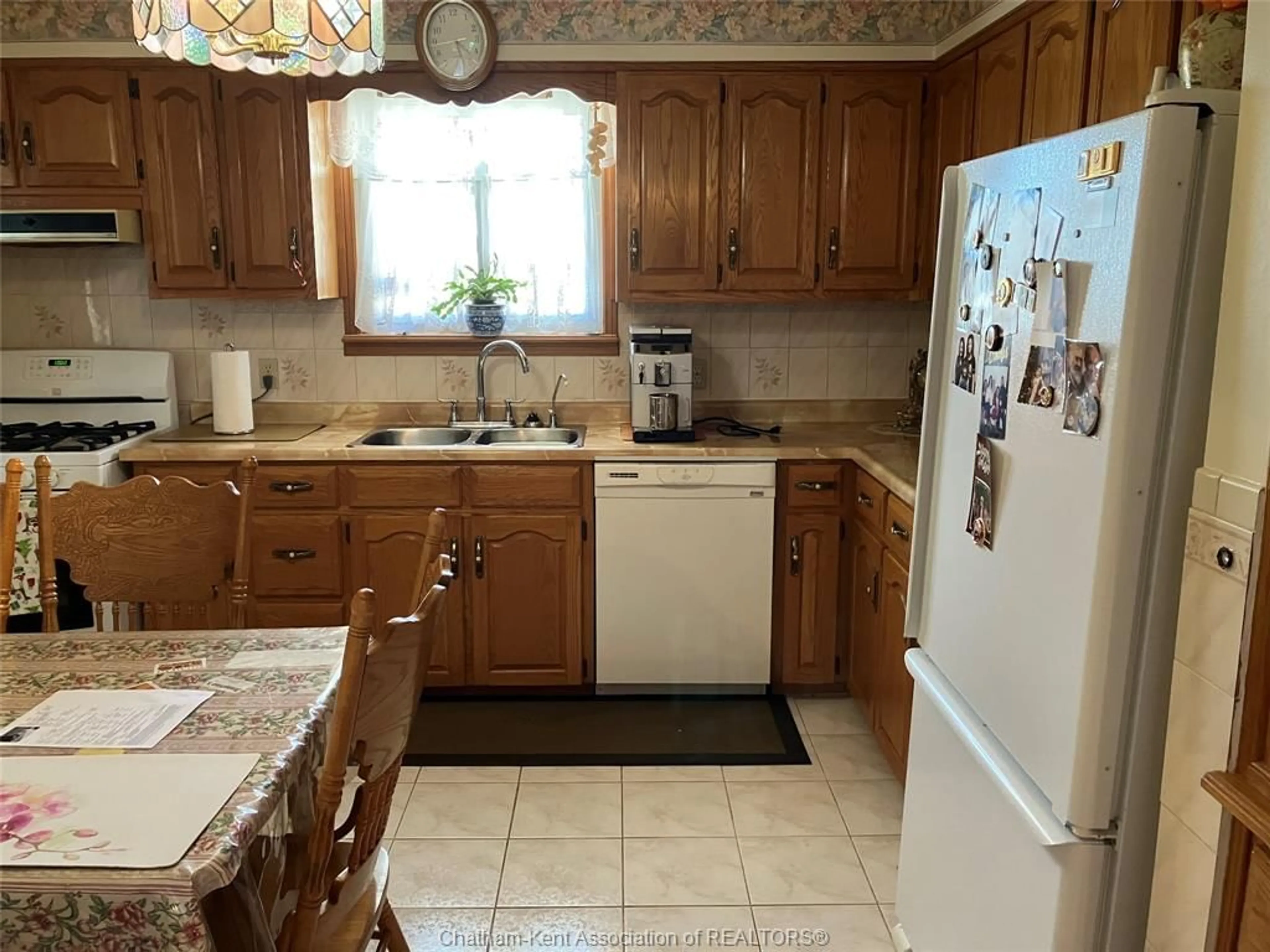 Kitchen, wood floors, cottage for 8 REGAL Pl, Chatham Ontario N7M 5P5