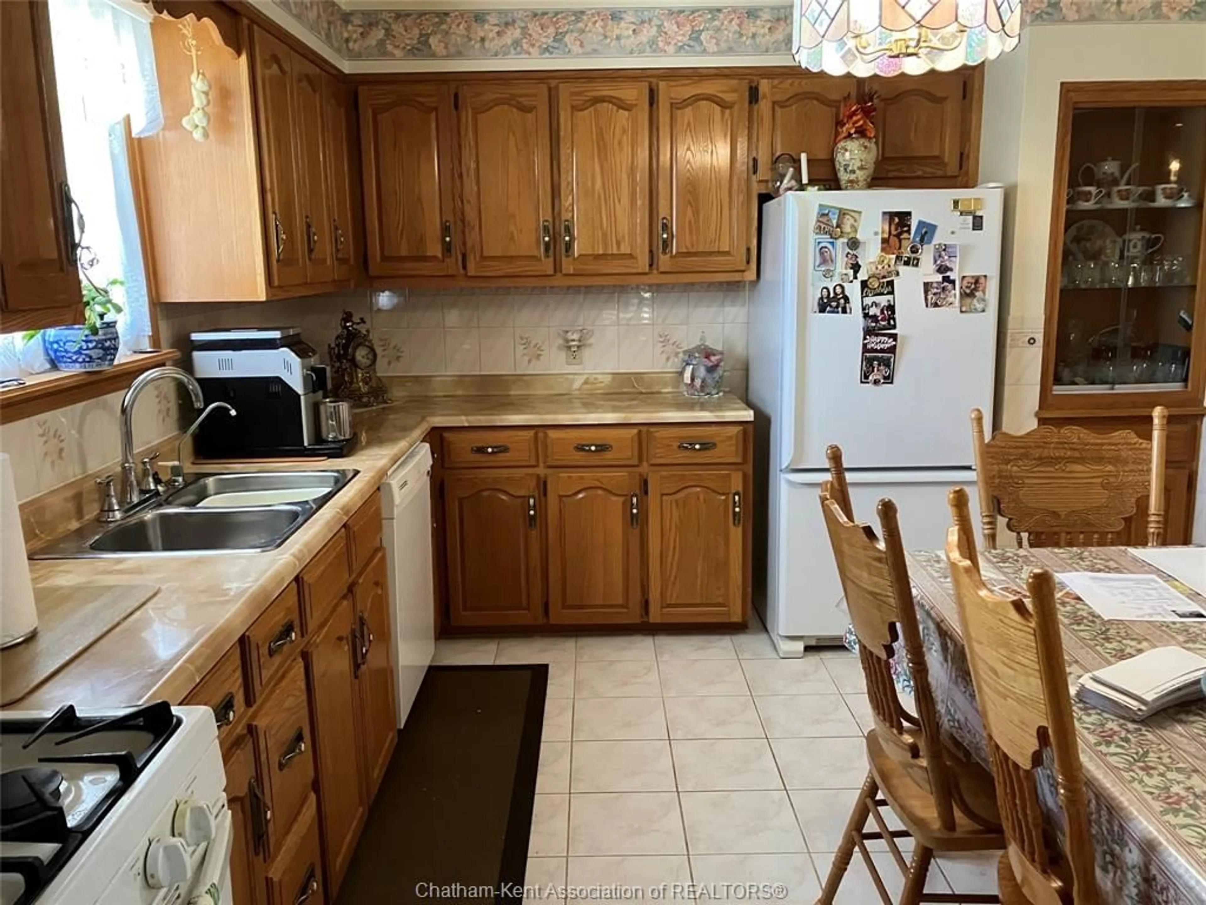 Kitchen, wood floors, cottage for 8 REGAL Pl, Chatham Ontario N7M 5P5