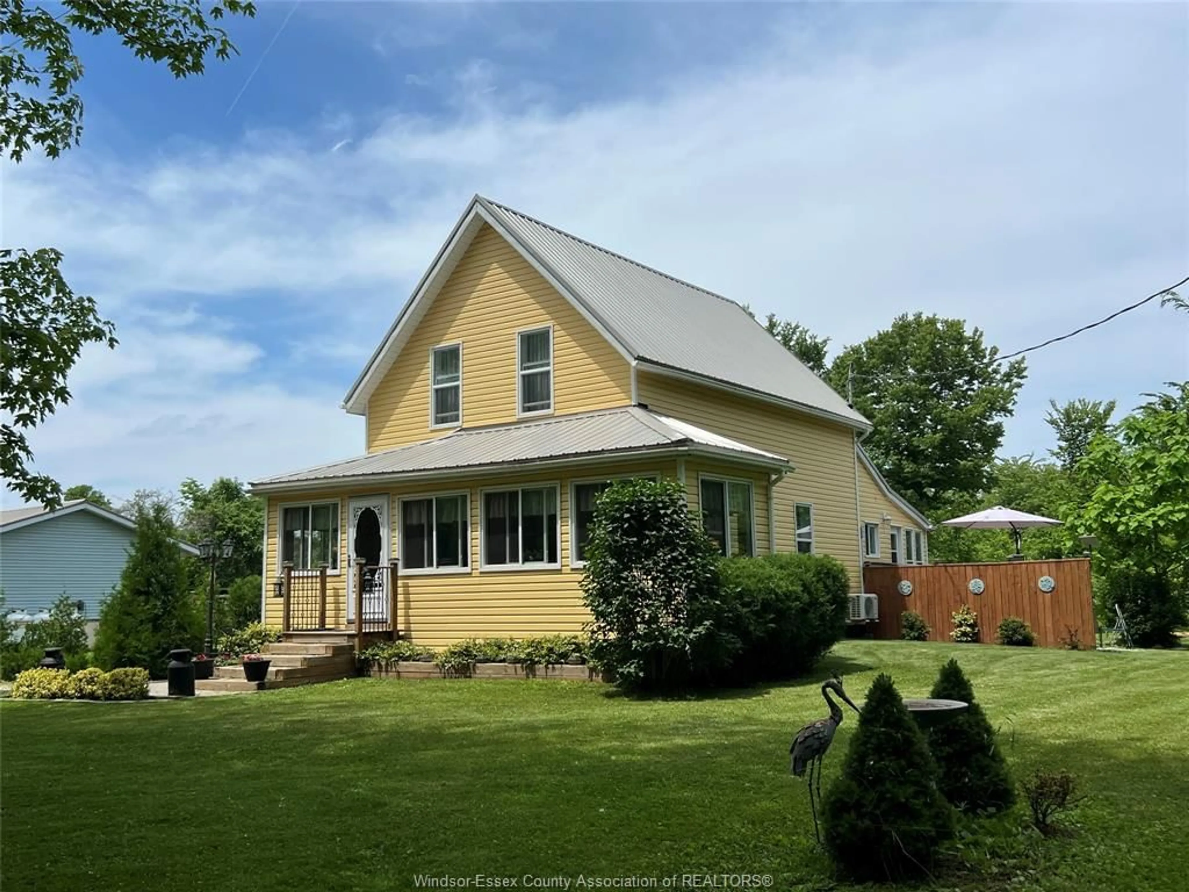 Frontside or backside of a home, cottage for 1009 East West Road, Pelee Island Ontario N0R 1M0