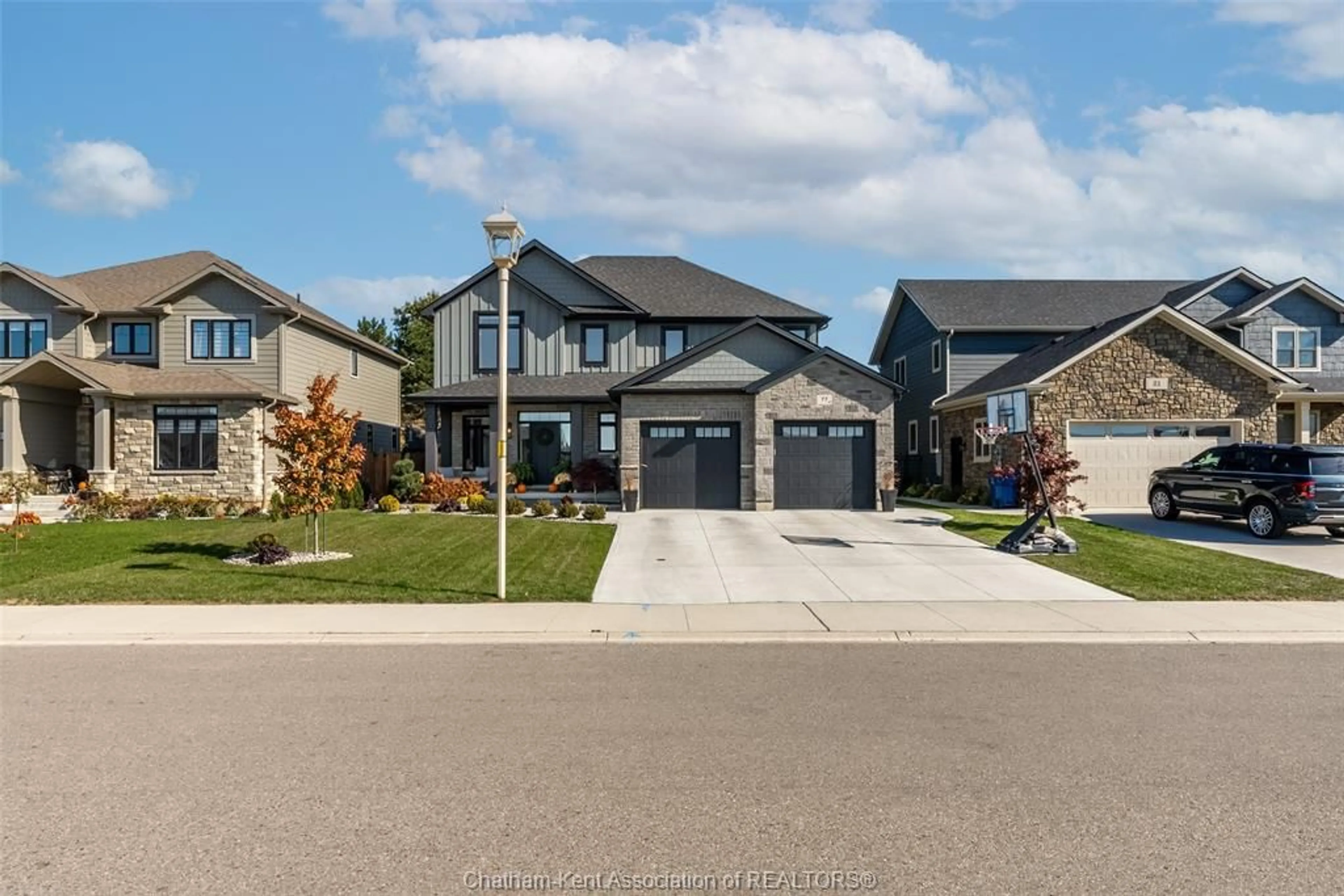 Frontside or backside of a home, the street view for 77 Tuscany Trail, Chatham Ontario N7M0R9