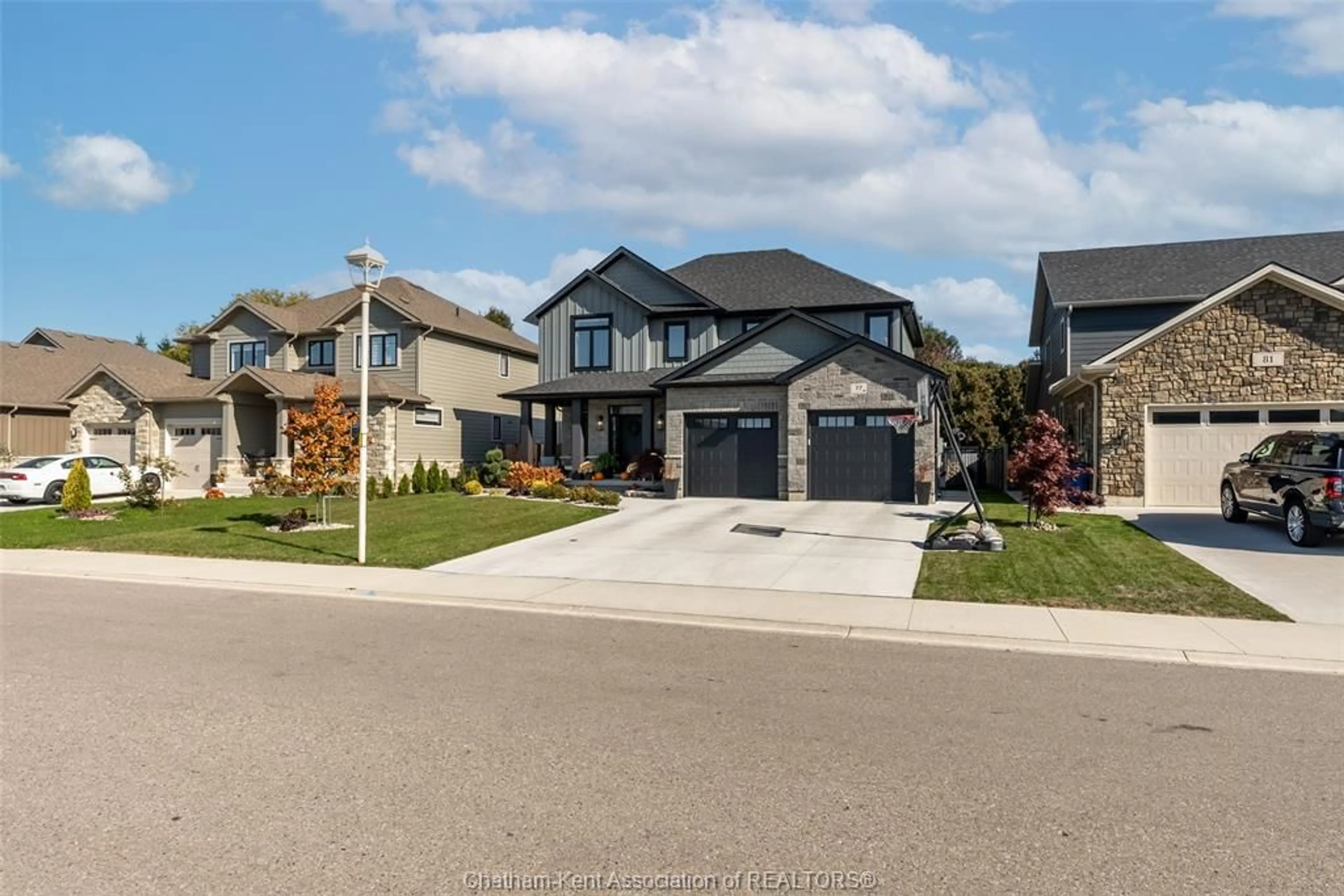 Frontside or backside of a home, the street view for 77 Tuscany Trail, Chatham Ontario N7M0R9