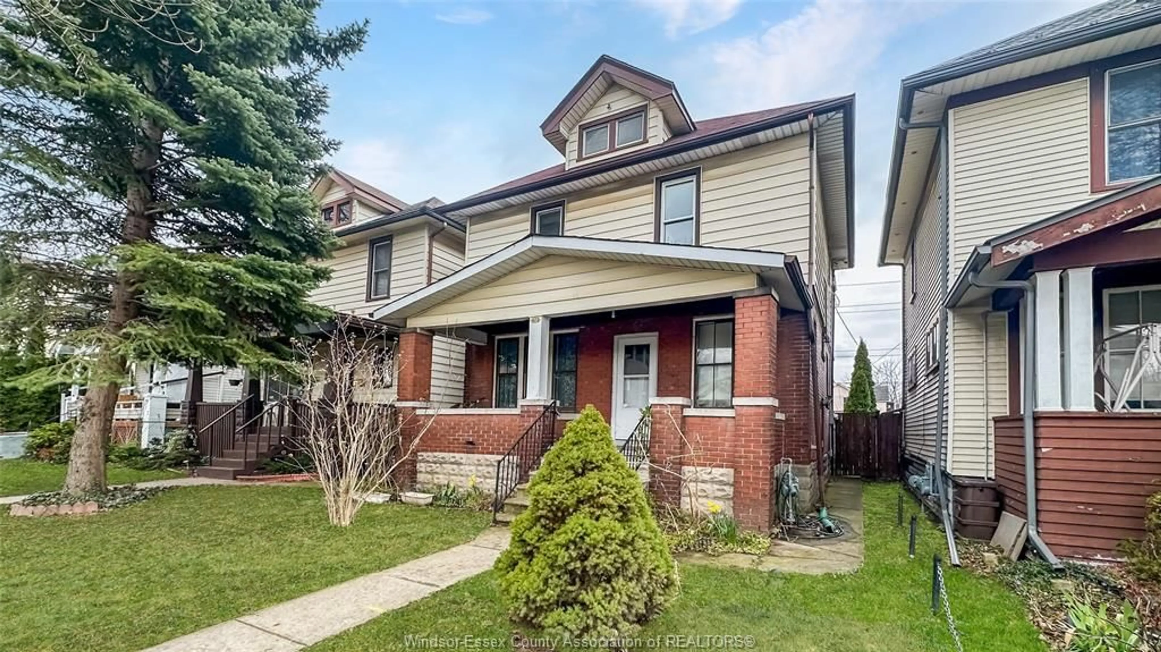 Frontside or backside of a home, cottage for 473 ELM, Windsor Ontario N9A 5H2