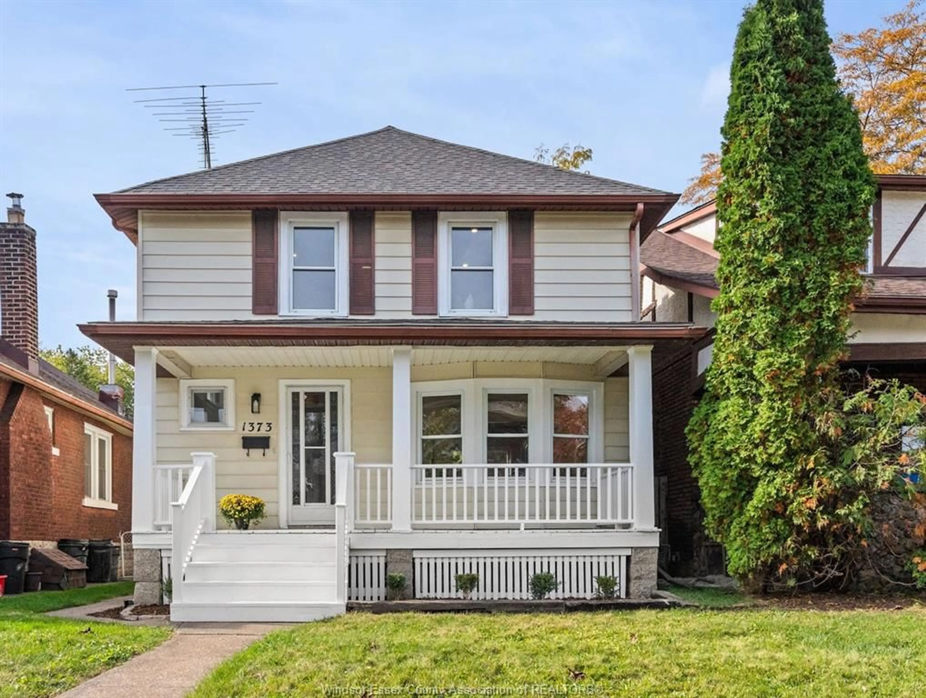 Frontside or backside of a home, cottage for 1373 DOUGALL Ave, Windsor Ontario N8X1R6