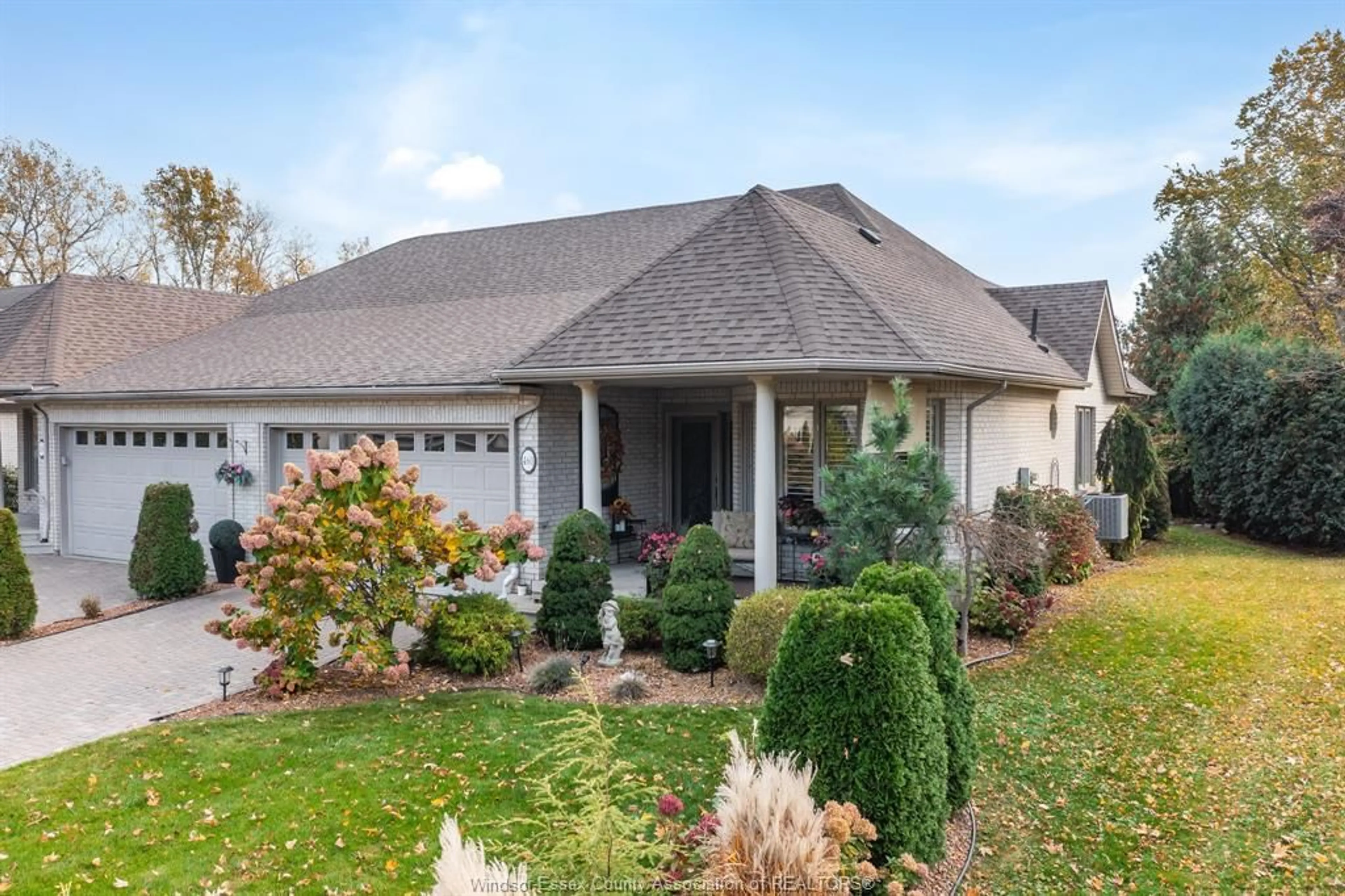 Frontside or backside of a home, cottage for 460 VANDERBILT Cres, Windsor Ontario N8P 1R6