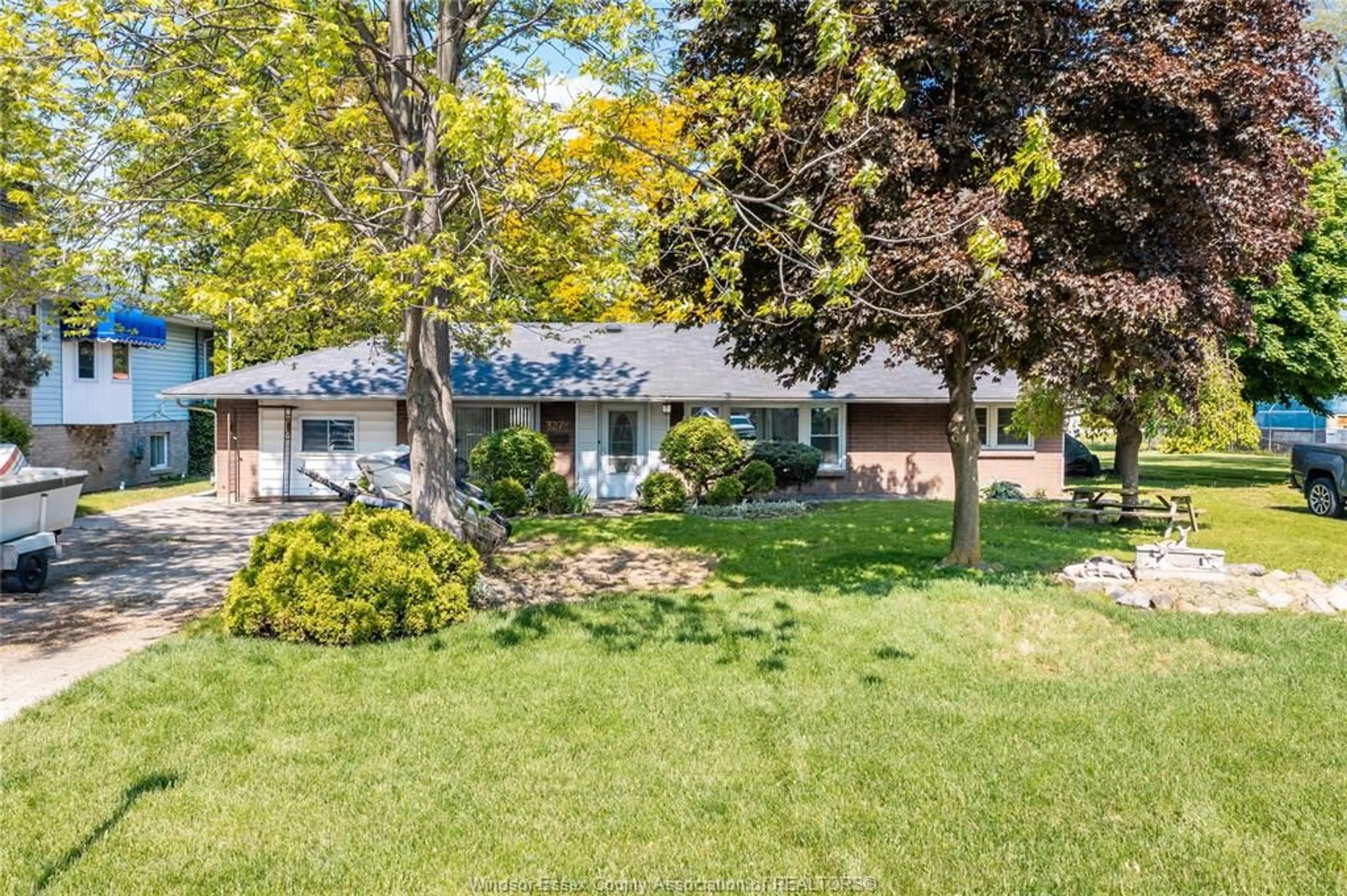 Frontside or backside of a home, cottage for 3278 CLEMENCEAU Blvd, Windsor Ontario N8T 2R7