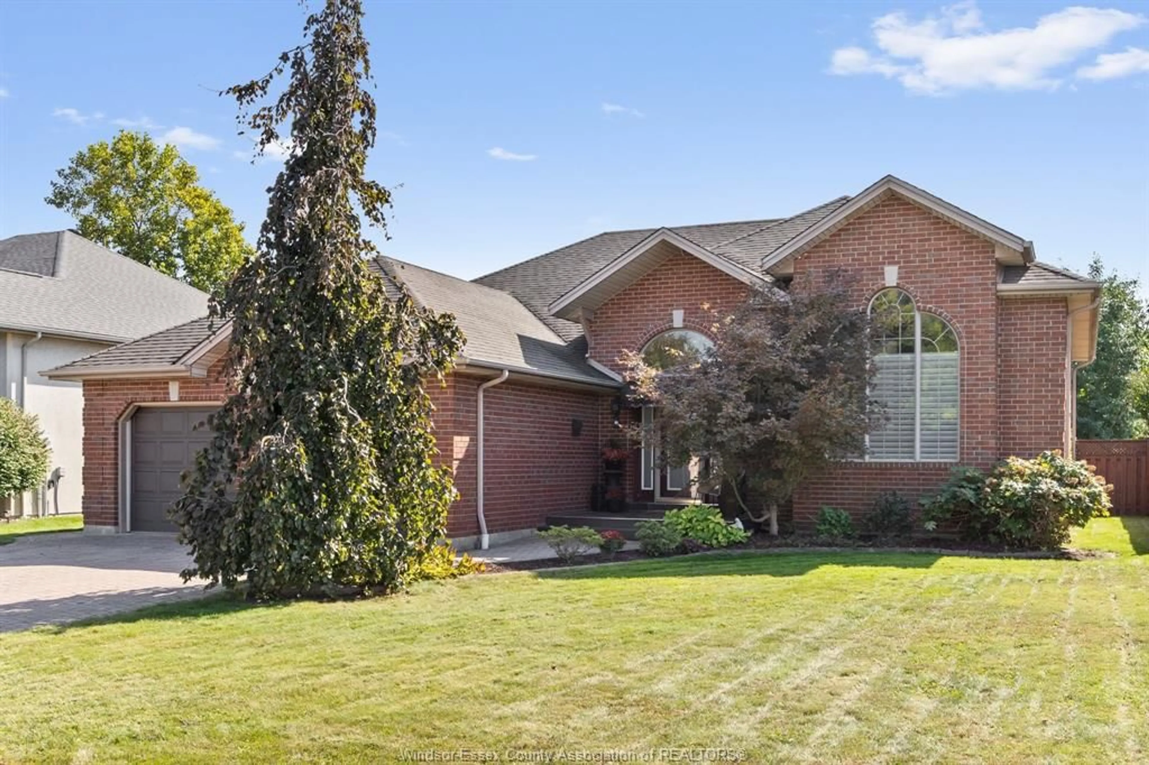 Frontside or backside of a home, the street view for 2773 LOMBARDY, LaSalle Ontario N9H 2L8