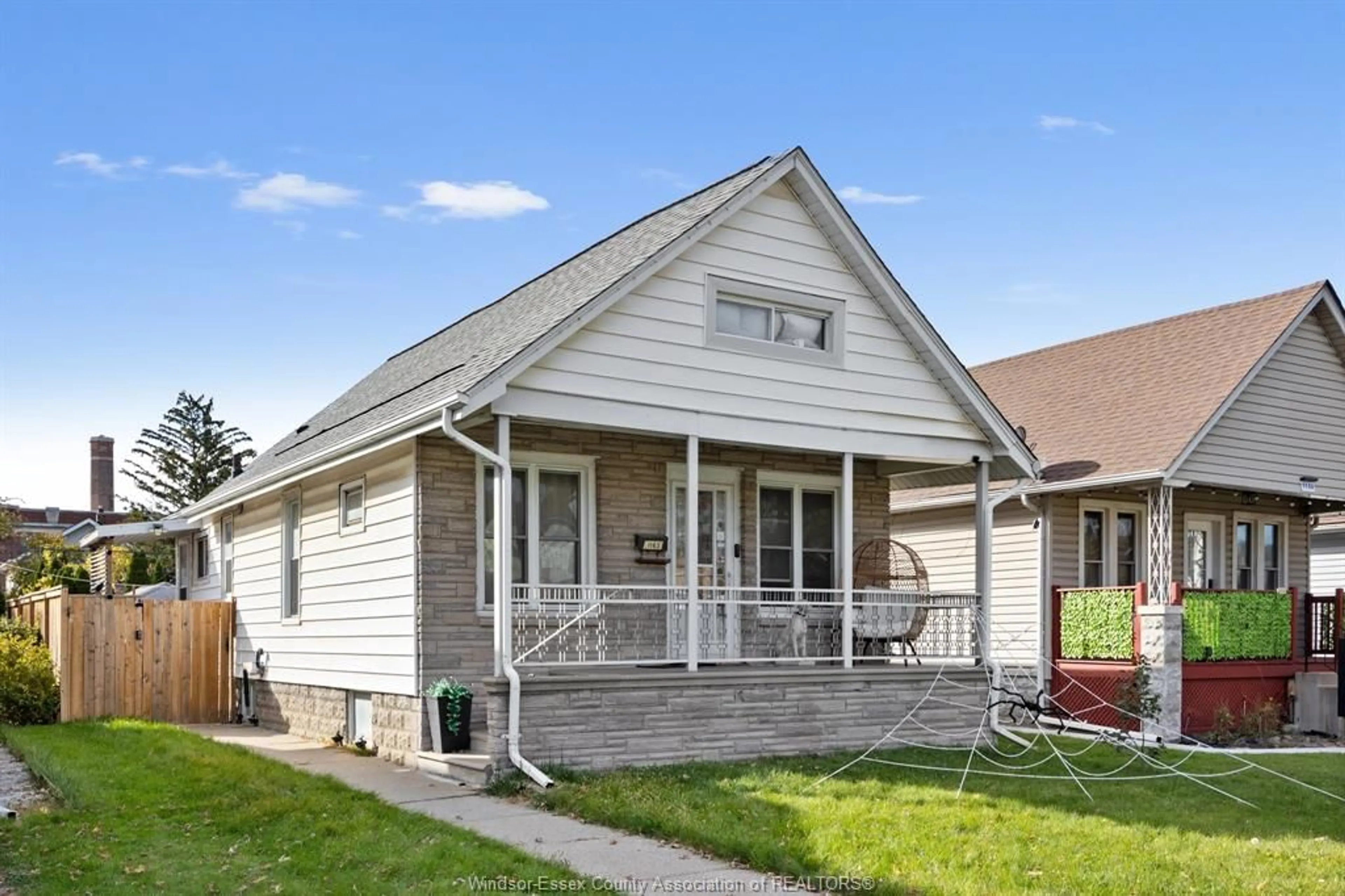 Frontside or backside of a home, cottage for 1163 LANGLOIS, Windsor Ontario N9A 2H4