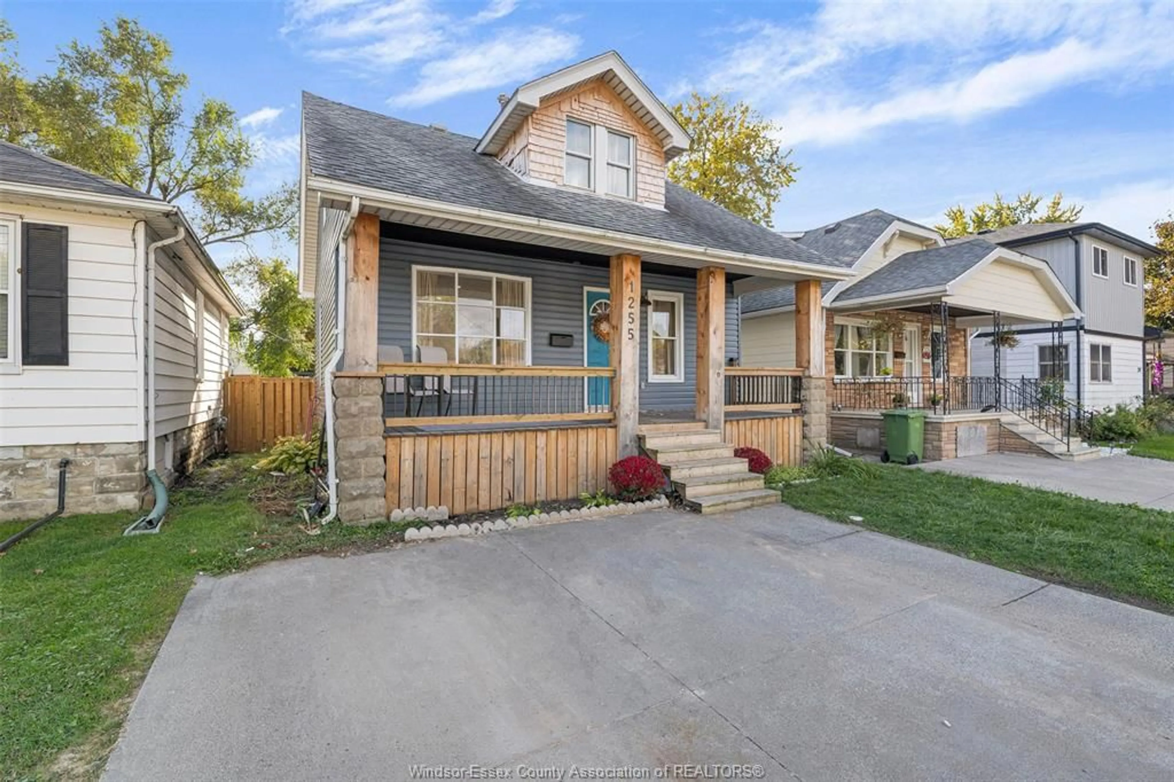 Frontside or backside of a home, cottage for 1255 PRINCE, Windsor Ontario N9C 3A1