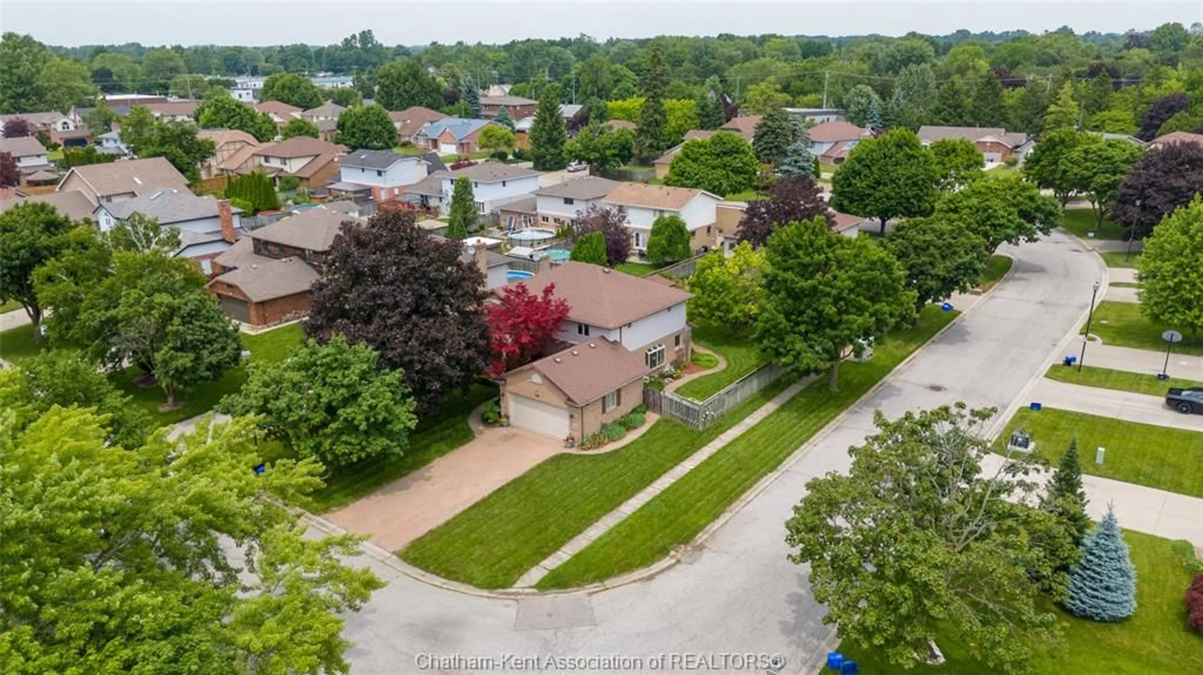 Frontside or backside of a home, the street view for 119 HEDGE MAPLE Path, Chatham Ontario N7L5E5